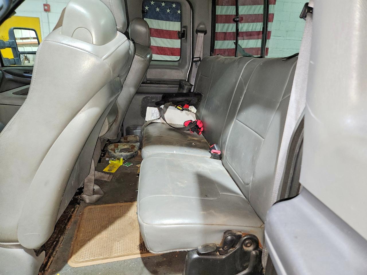 2004 Ford F250 Super Duty Silver vin: 1FTNX21P74EC68884