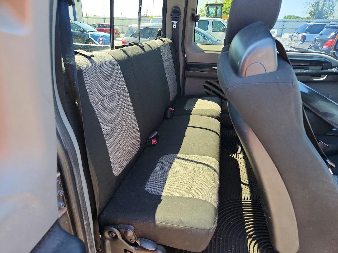 2004 Ford F250 Super Duty Gray vin: 1FTNX21S24EB15155