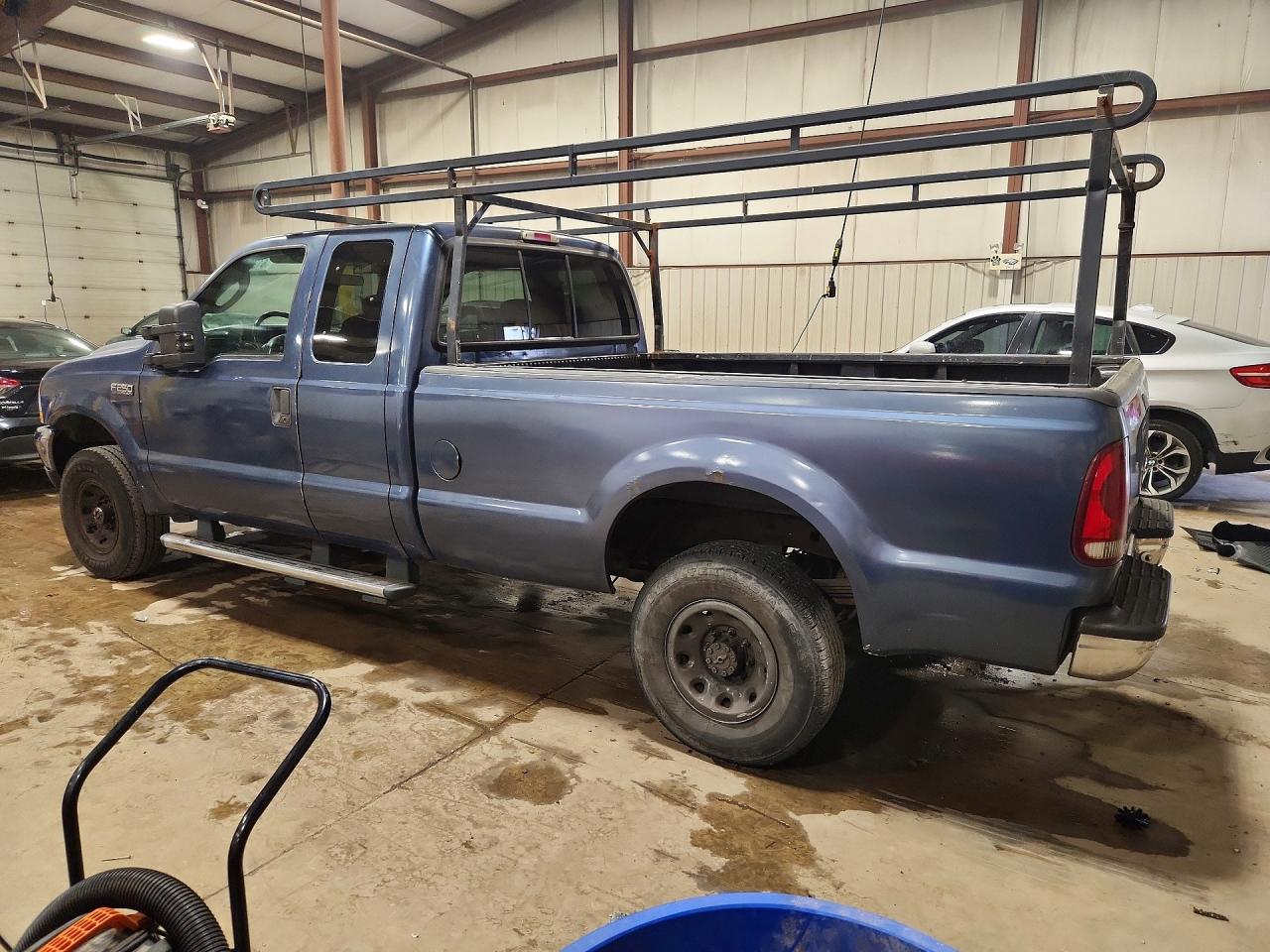 2004 Ford F250 Super Duty Blue vin: 1FTNX21S44ED22372
