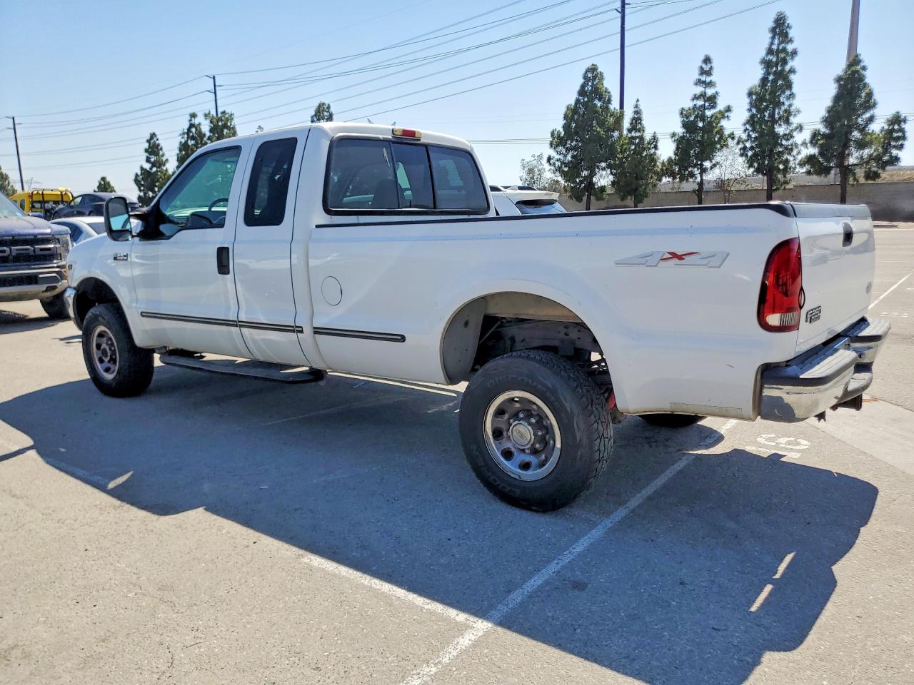 1999 Ford F250 Super Duty White vin: 1FTNX21S4XEC42641