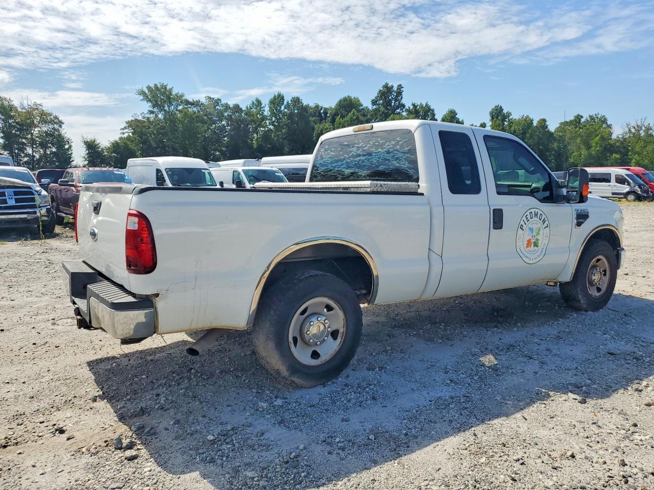 2010 Ford F250 Super Duty White vin: 1FTNX2A59AEA53064