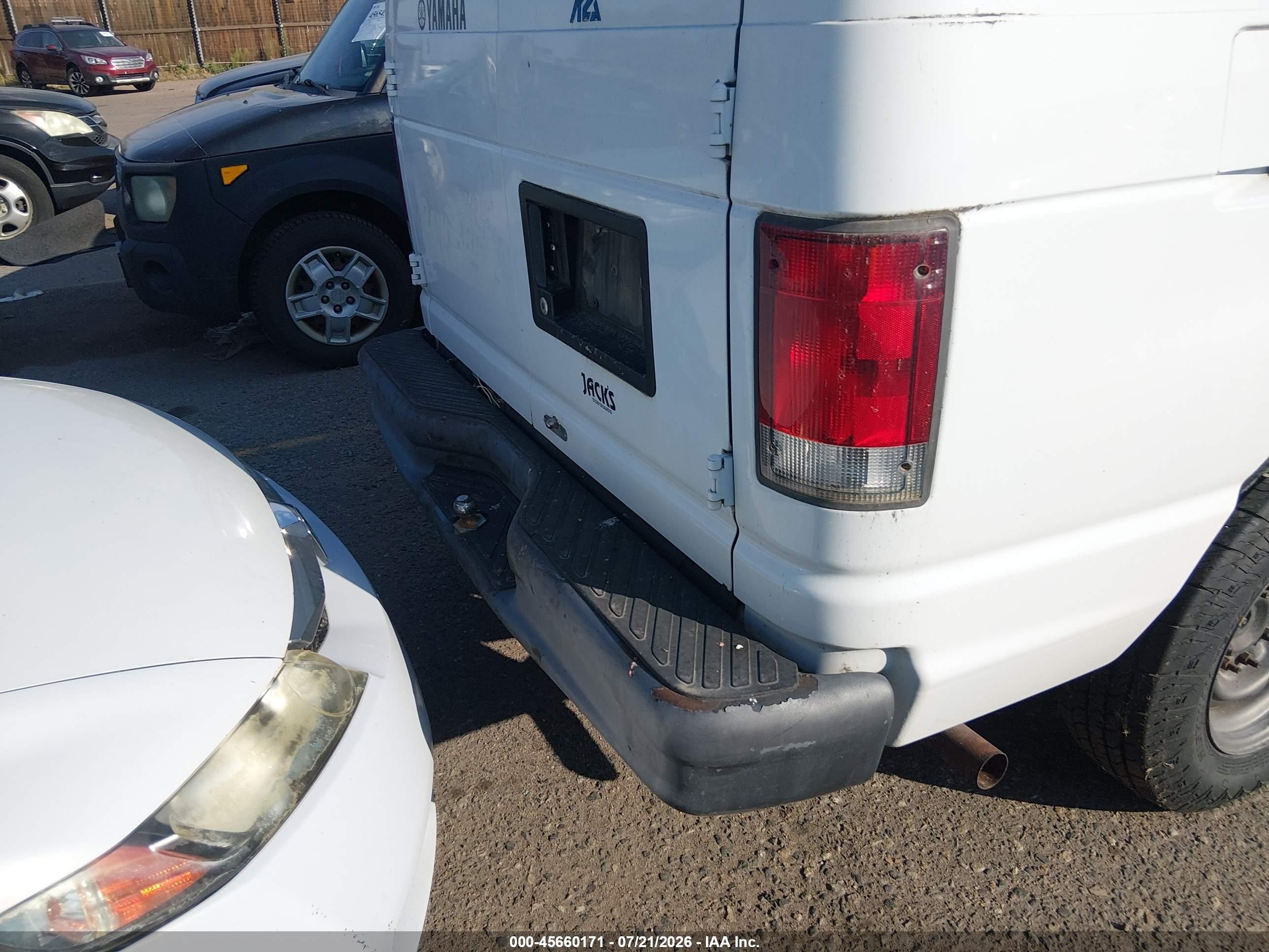 2000 Ford E-250 Commercial White vin: 1FTPE2427YHB17840