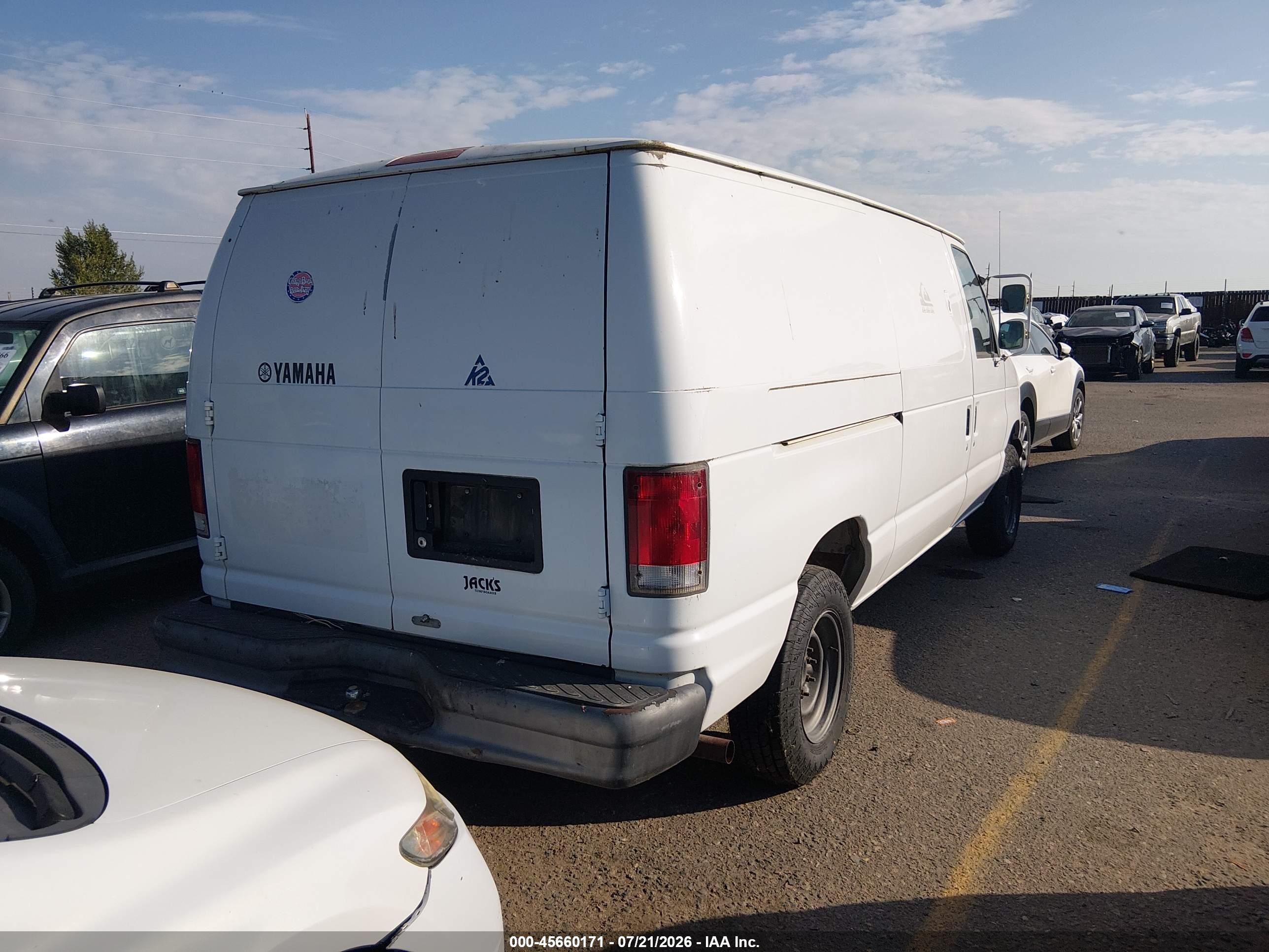 2000 Ford E-250 Commercial White vin: 1FTPE2427YHB17840