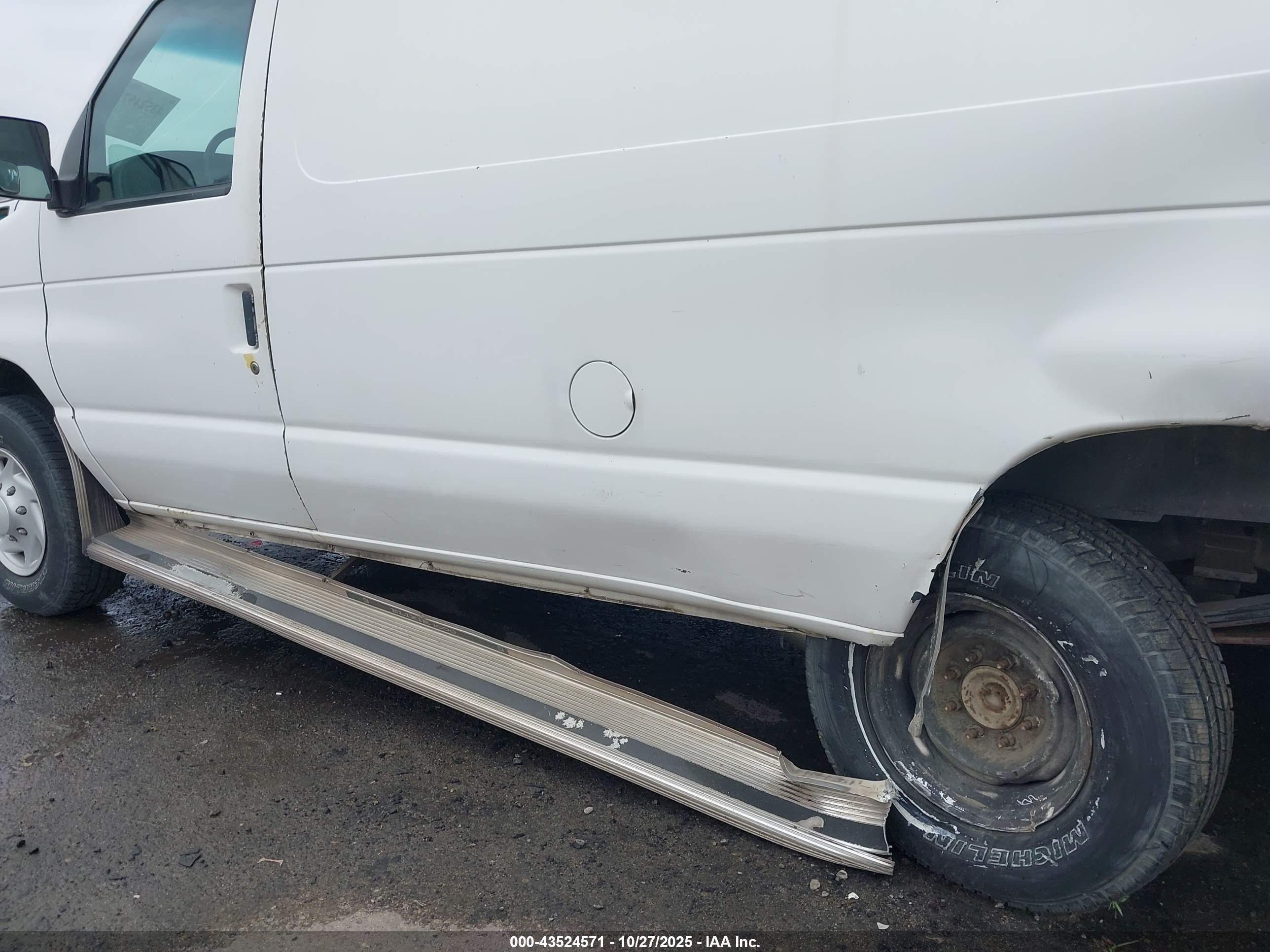 1998 Ford E-250 Commercial White vin: 1FTPE2429WHB28111