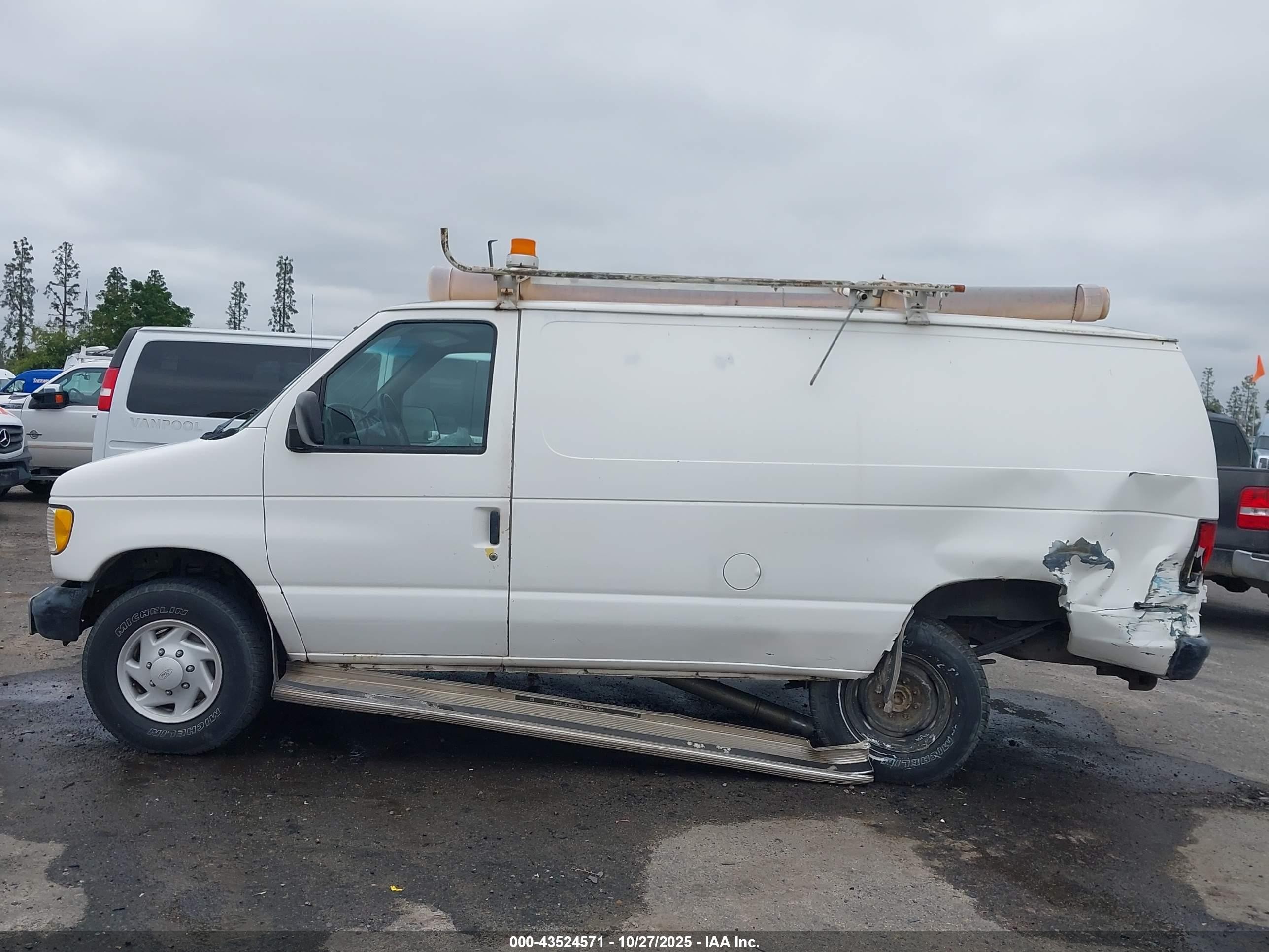 1998 Ford E-250 Commercial White vin: 1FTPE2429WHB28111