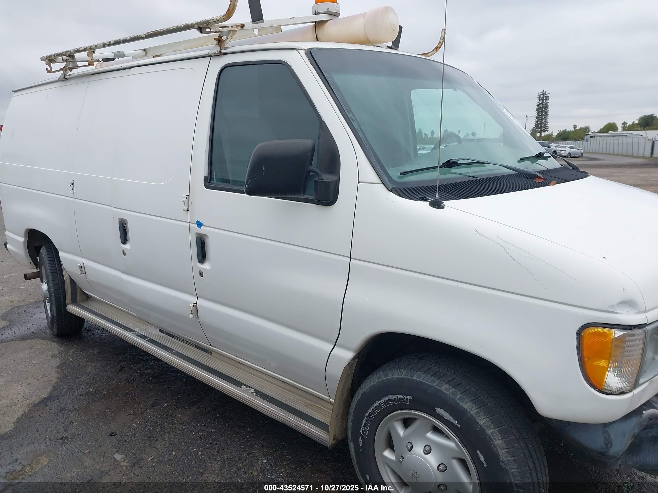 1998 Ford E-250 Commercial White vin: 1FTPE2429WHB28111