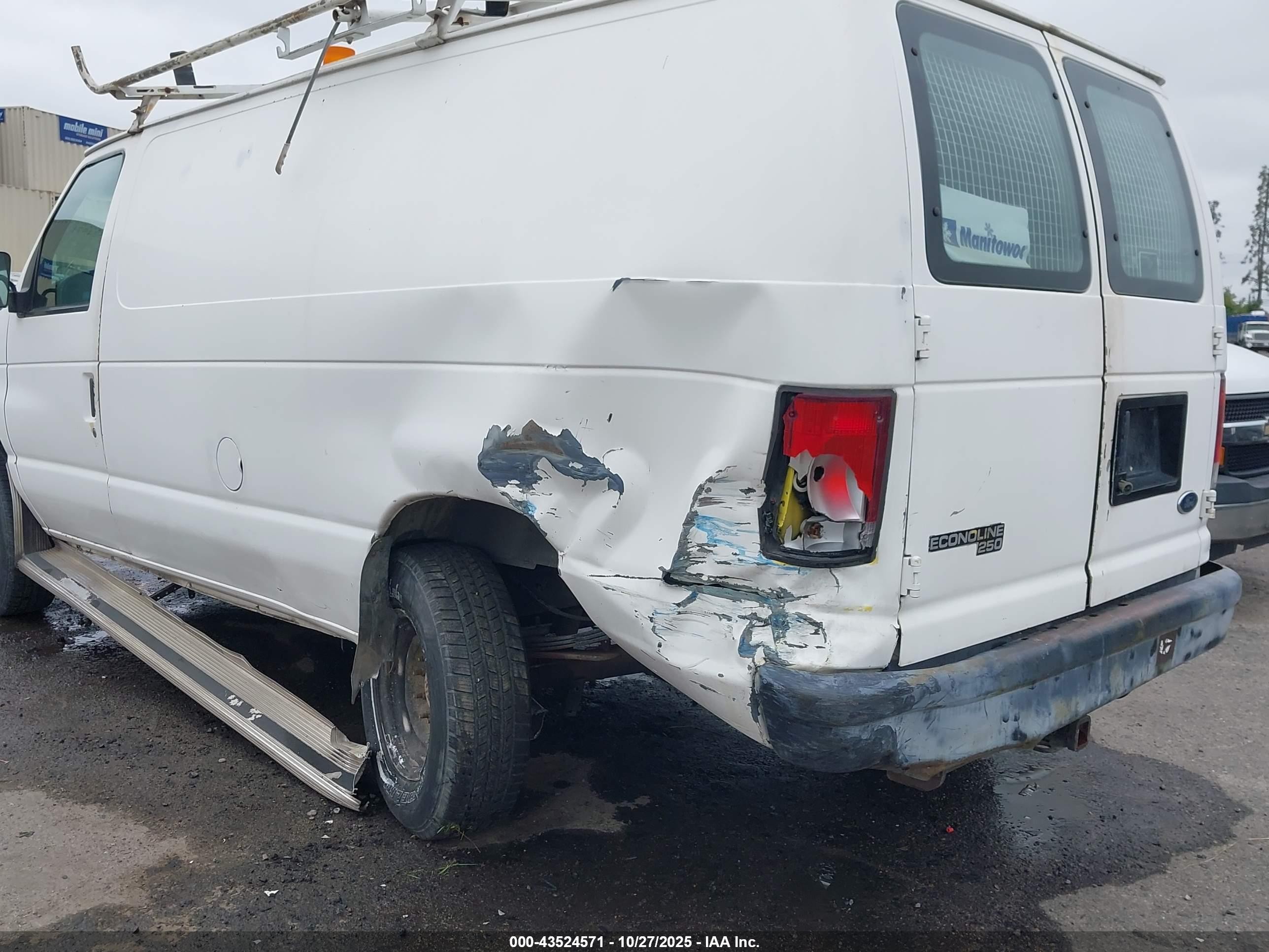 1998 Ford E-250 Commercial White vin: 1FTPE2429WHB28111