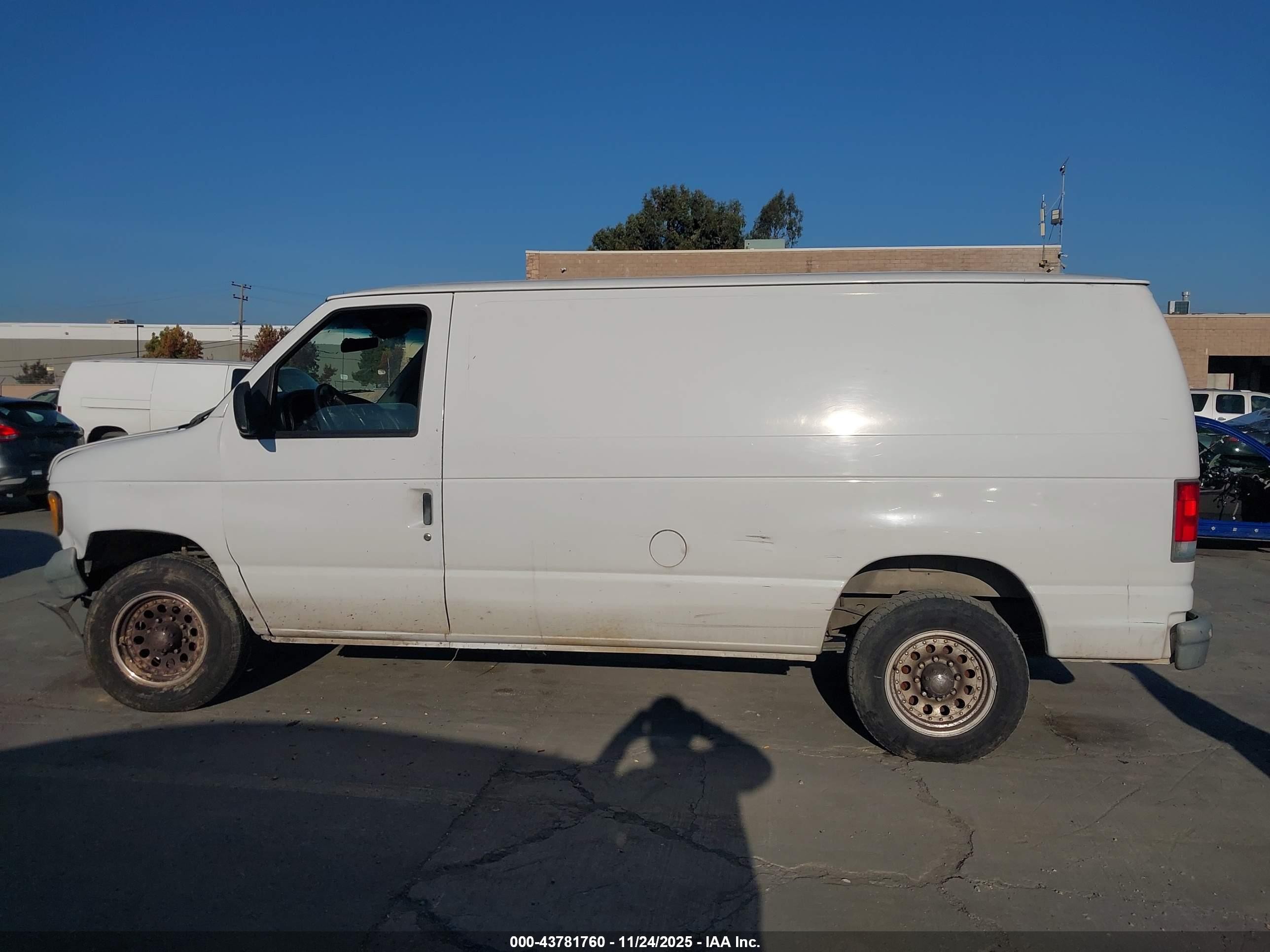 1998 Ford E-250 Commercial/recreational White vin: 1FTPE24L5WHB75421
