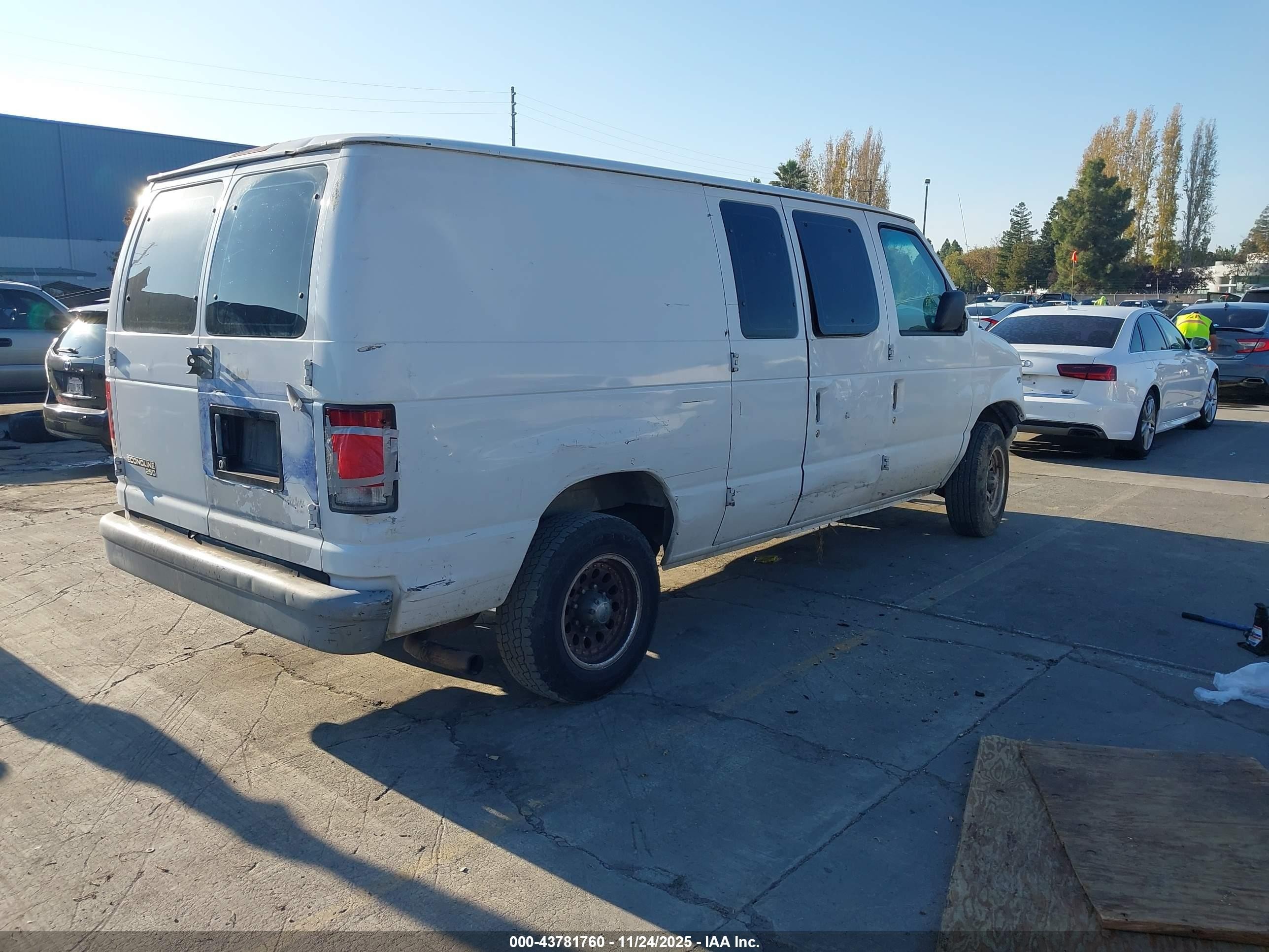 1998 Ford E-250 Commercial/recreational White vin: 1FTPE24L5WHB75421