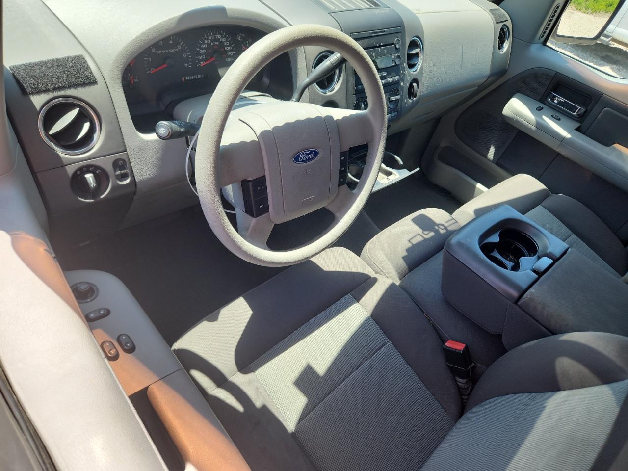 2005 Ford F150 White vin: 1FTPF12505NA10890