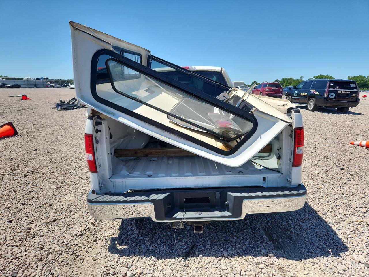 2005 Ford F150 White vin: 1FTPF12505NA10890