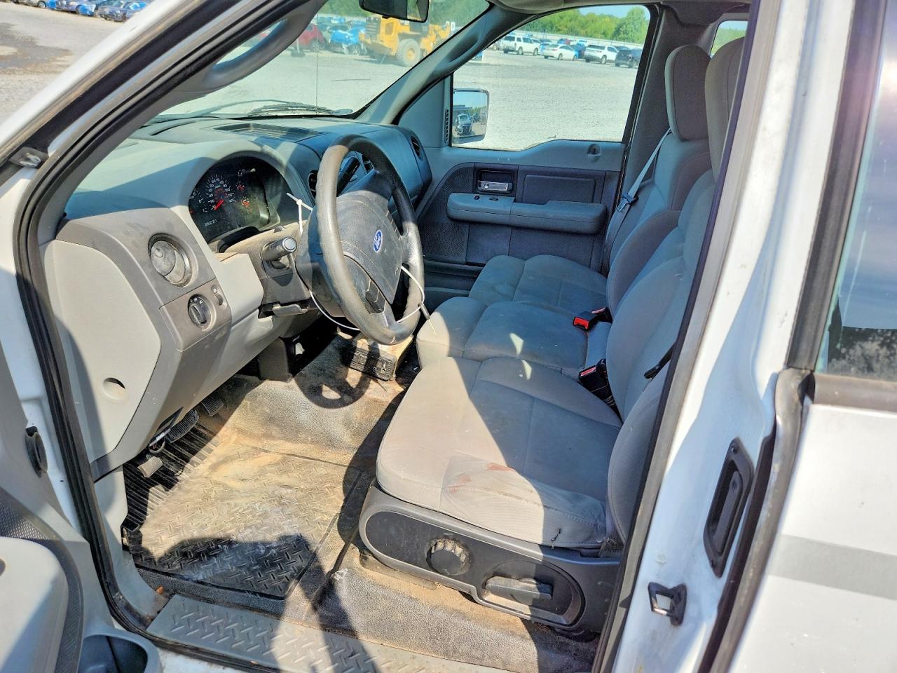 2007 Ford F150 White vin: 1FTPF12V37KC40251