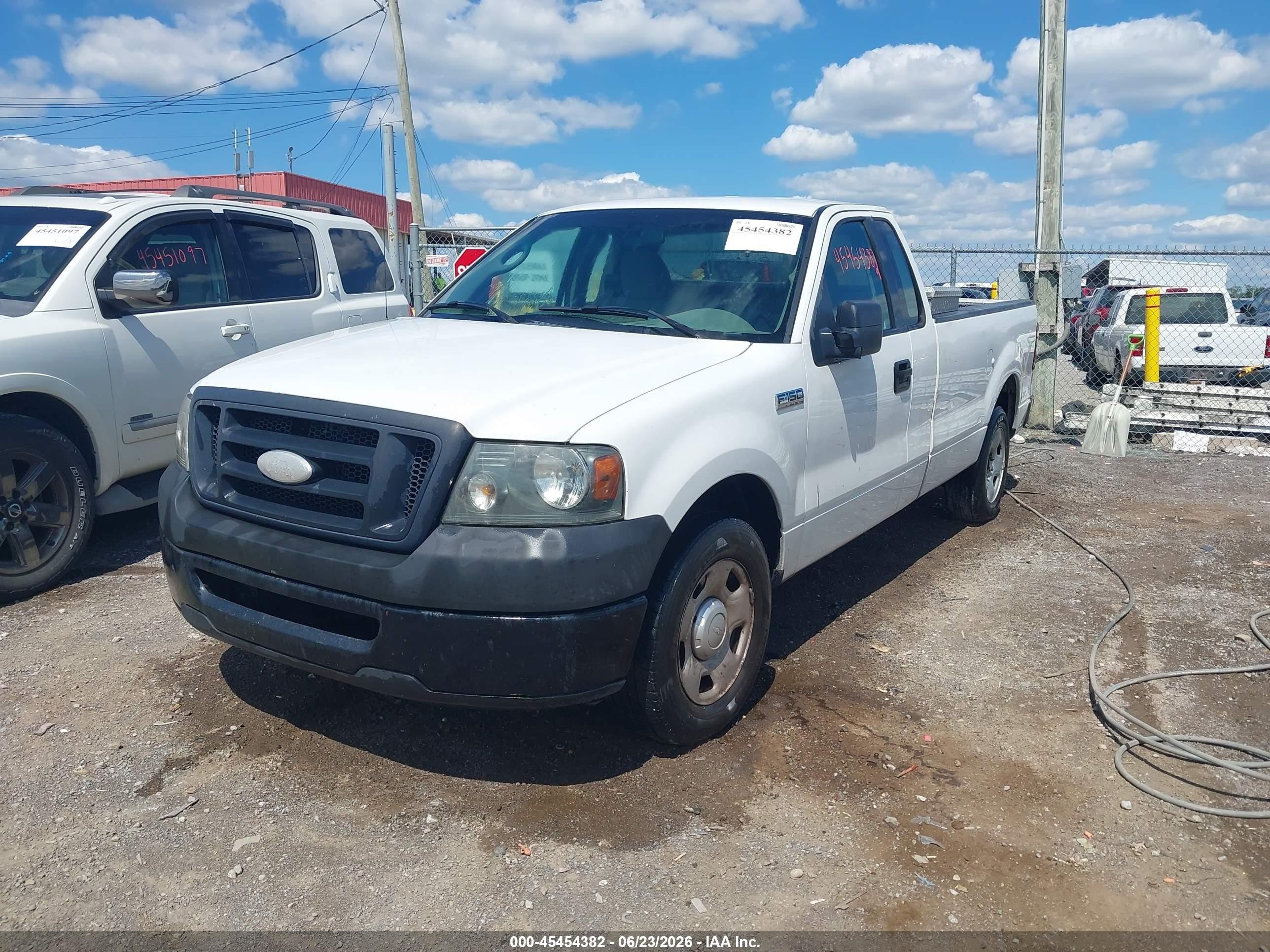 2007 Ford F-150 Xl/xlt White vin: 1FTPF12V47KC35740