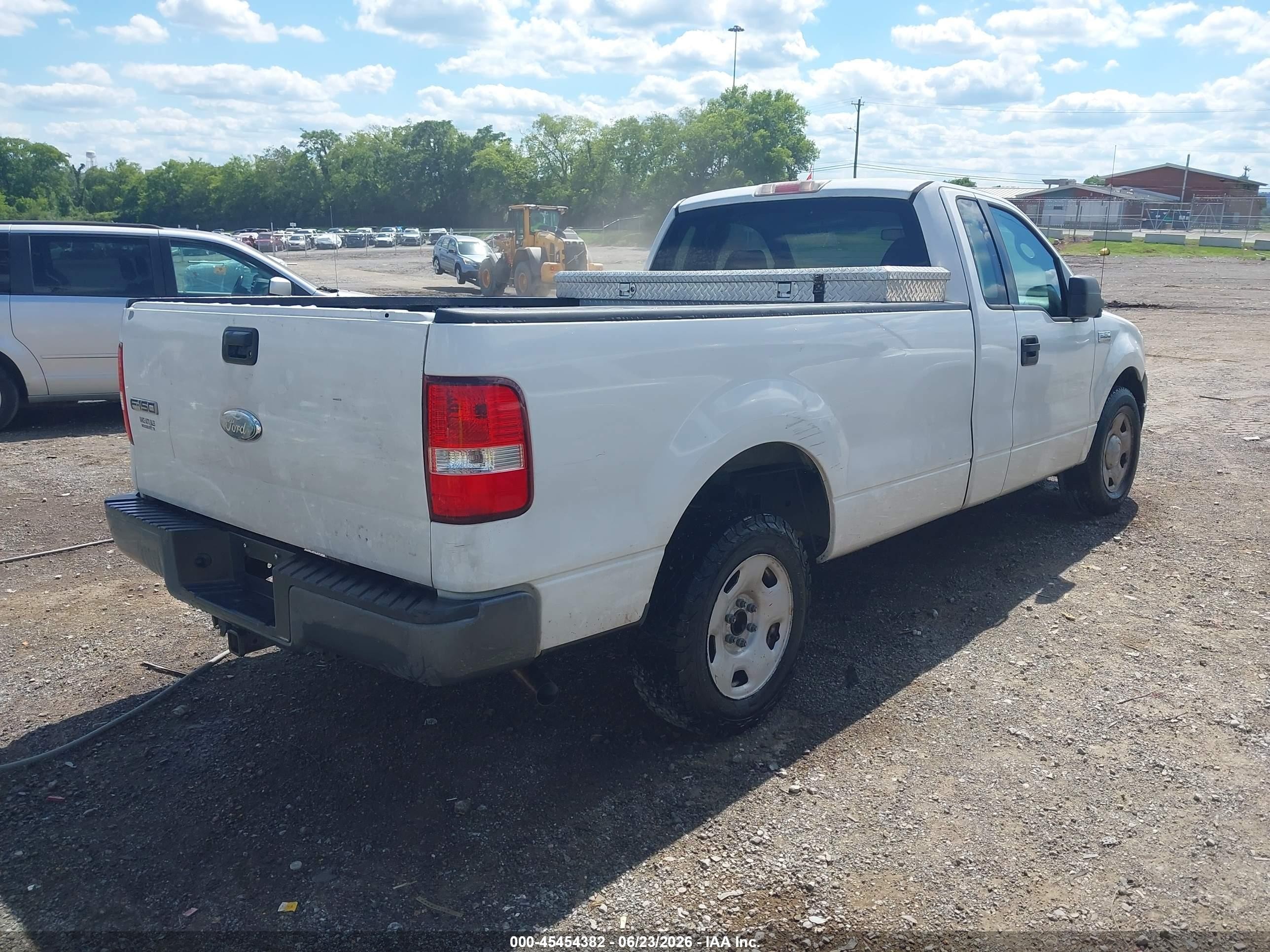 2007 Ford F-150 Xl/xlt White vin: 1FTPF12V47KC35740