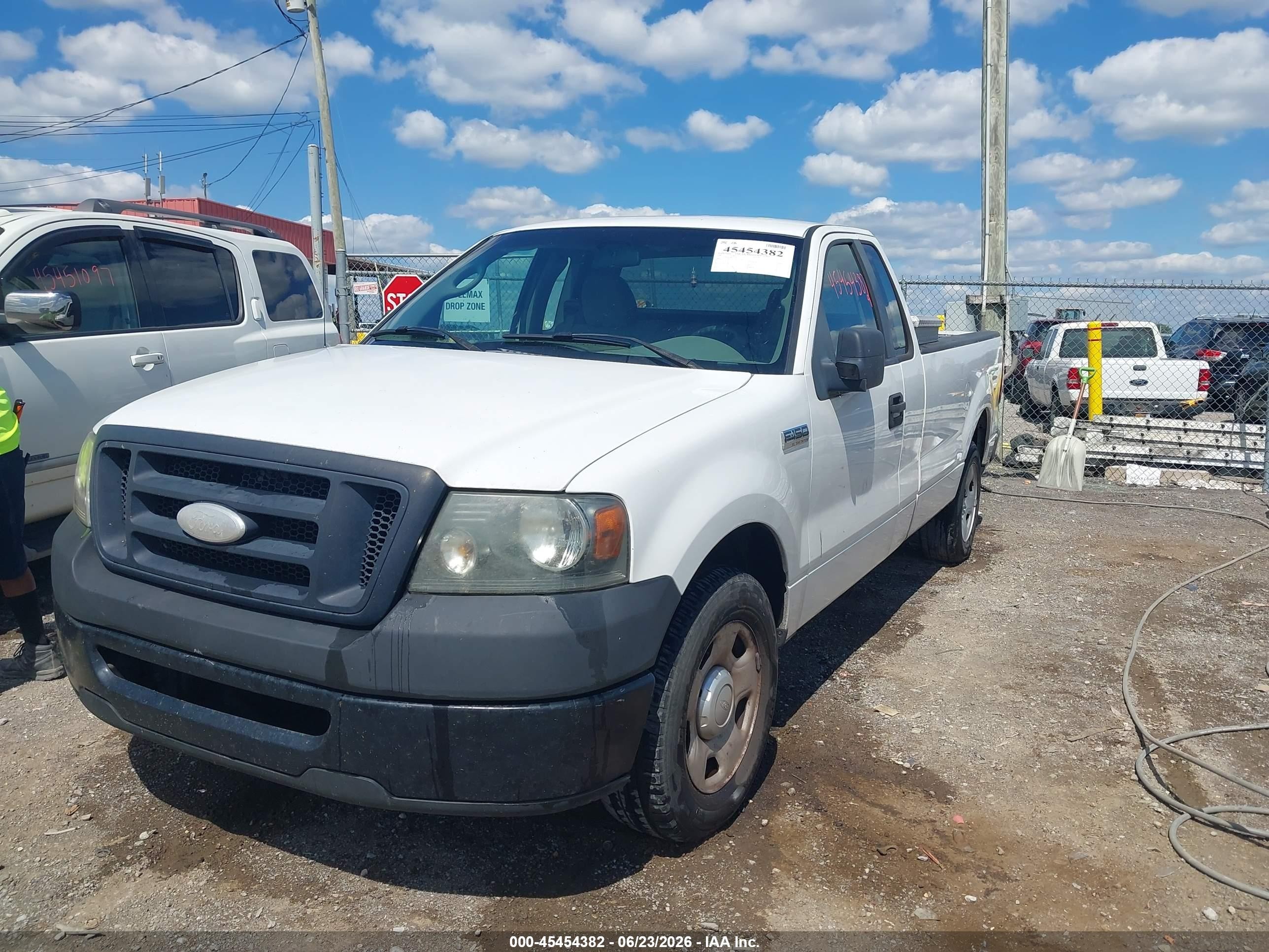 2007 Ford F-150 Xl/xlt White vin: 1FTPF12V47KC35740