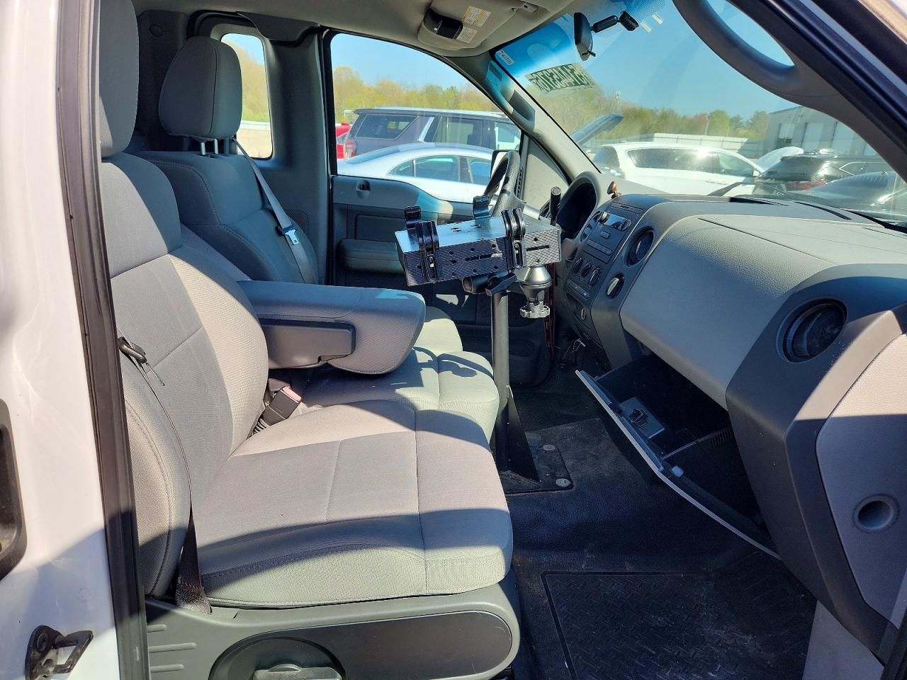 2007 Ford F150 White vin: 1FTPF12V47KC40209