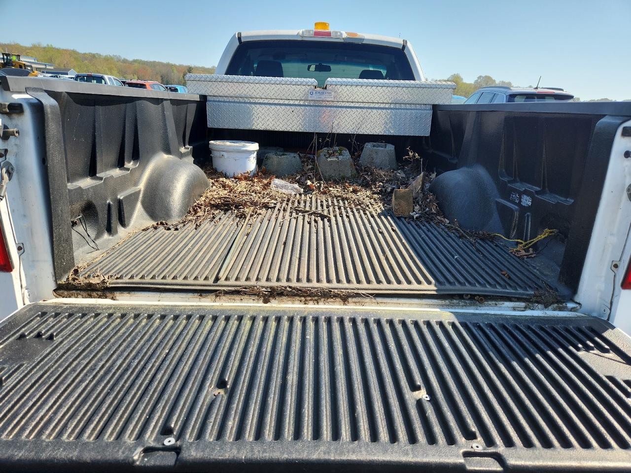 2007 Ford F150 White vin: 1FTPF12V47KC40209 Damage: Aftermarket Accessory, Aftermarket, Acceptable