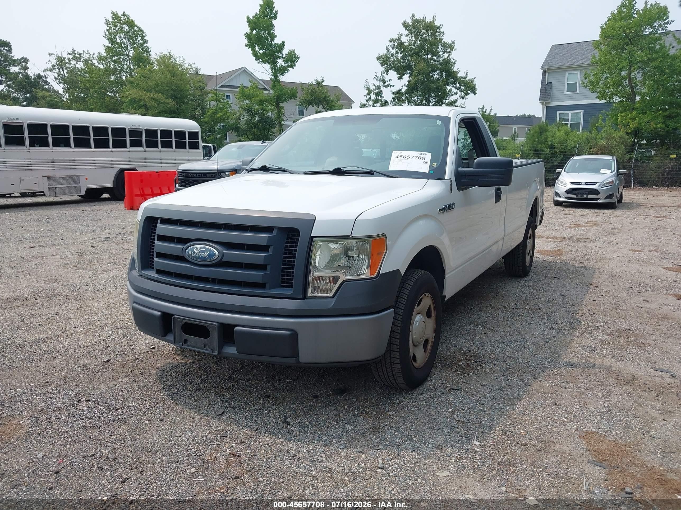 2009 Ford F-150 Xl/xl W/midbox Prep/xlt/xlt W/midbox Prep White vin: 1FTPF12V69KB13965