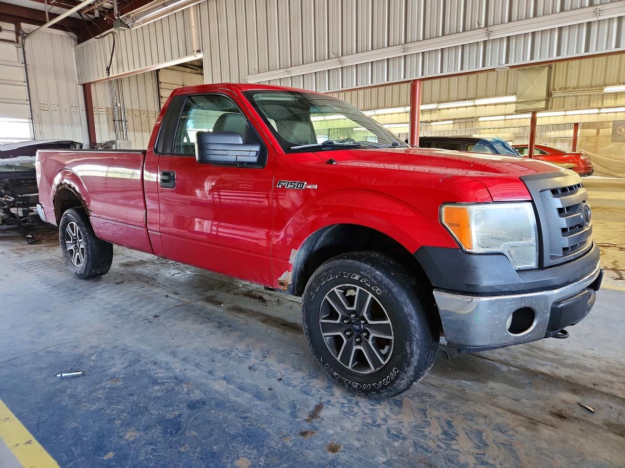 2009 Ford F150 Xl Red vin: 1FTPF14869KC32185