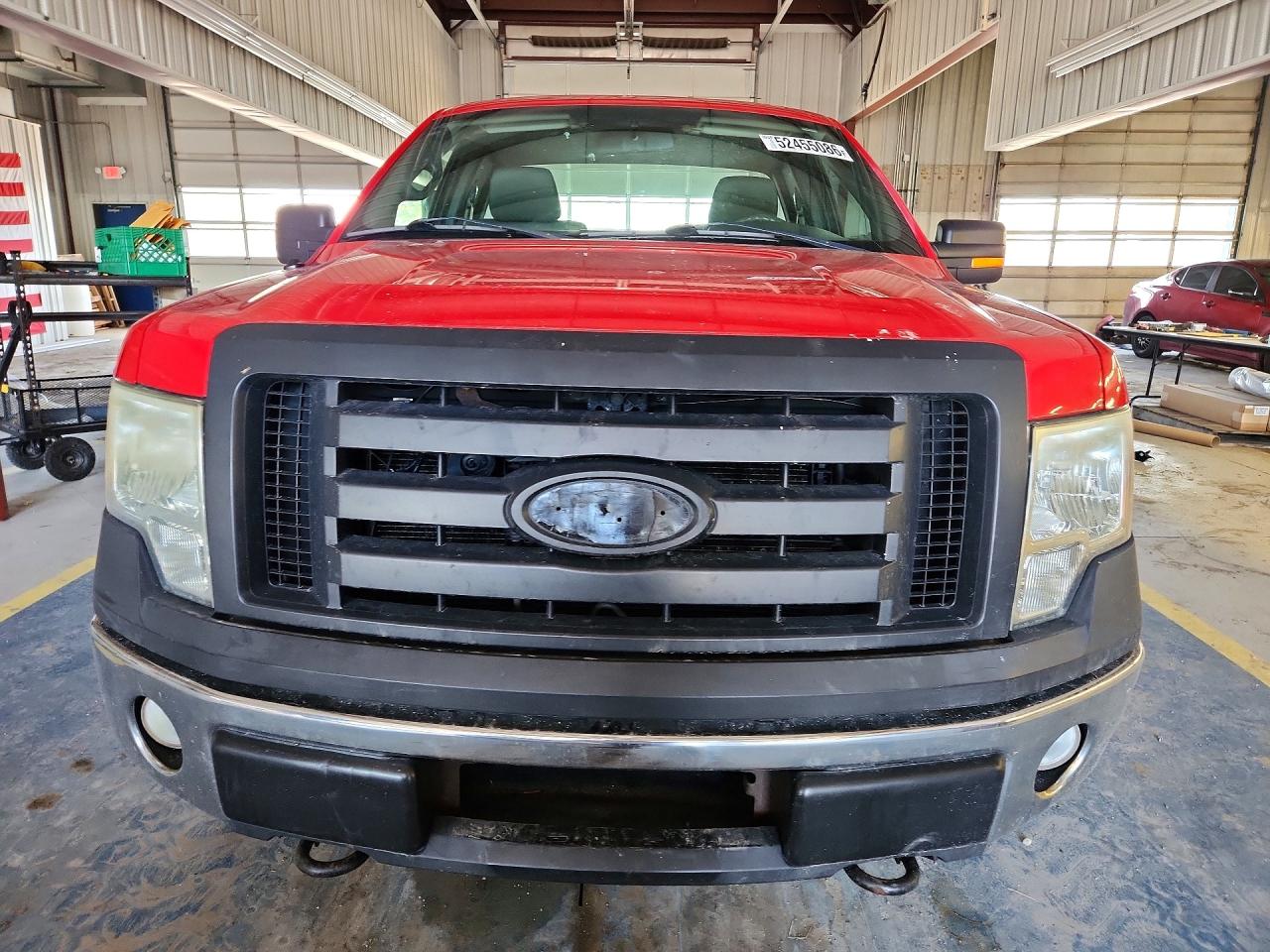 2009 Ford F150 Xl Red vin: 1FTPF14869KC32185
