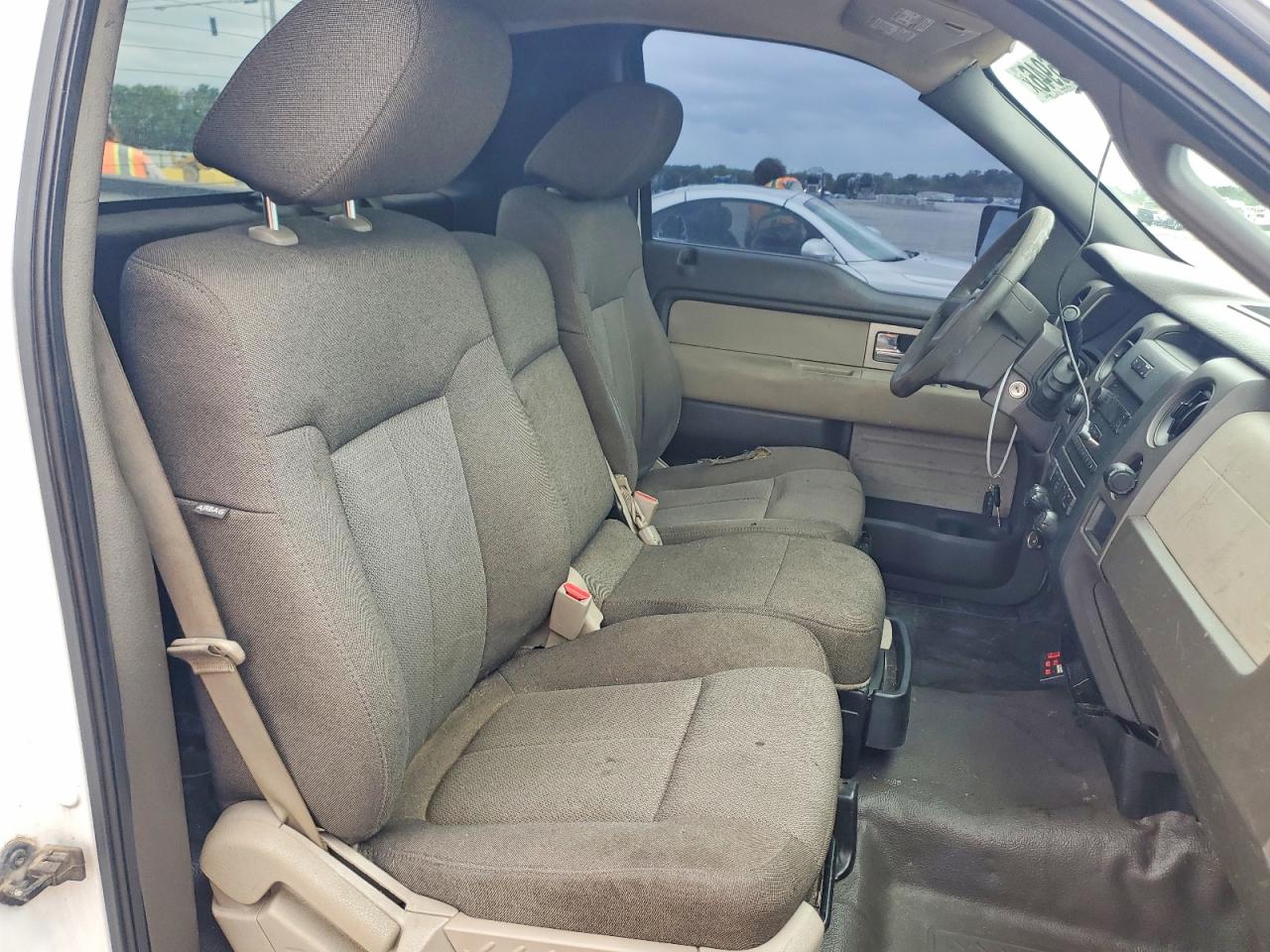 2009 Ford F150 White vin: 1FTPF14VX9KA71006