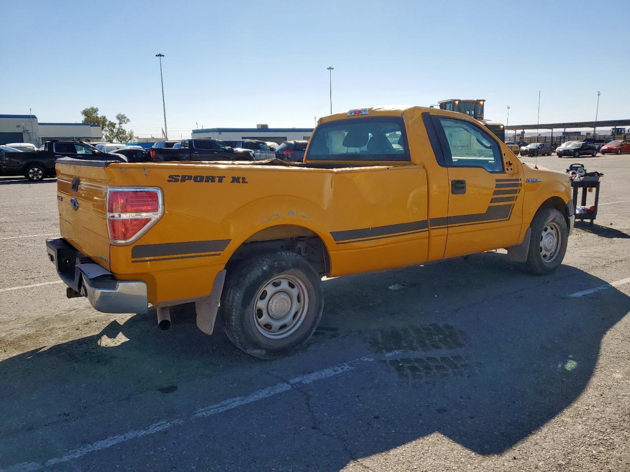 2013 Ford F150 Yellow vin: 1FTPF1CF5DKF06923