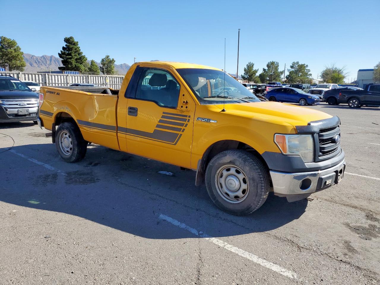 2013 Ford F150 Yellow vin: 1FTPF1CF5DKF06923