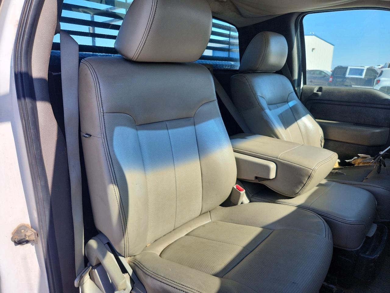 2010 Ford F150 White vin: 1FTPF1CV1AKA96964