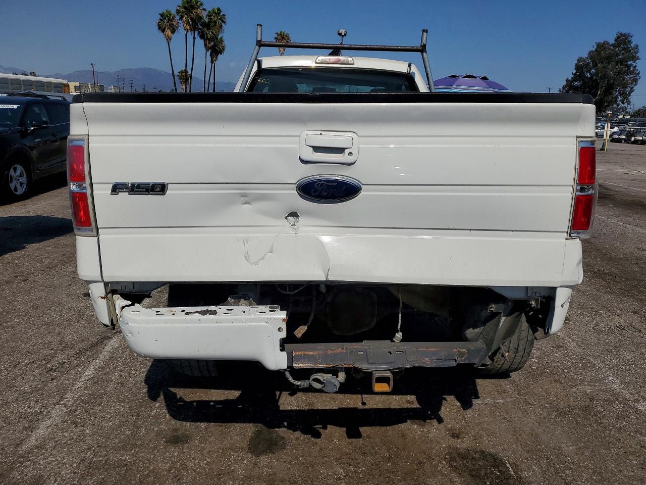 2010 Ford F150 White vin: 1FTPF1CV3AKB97892