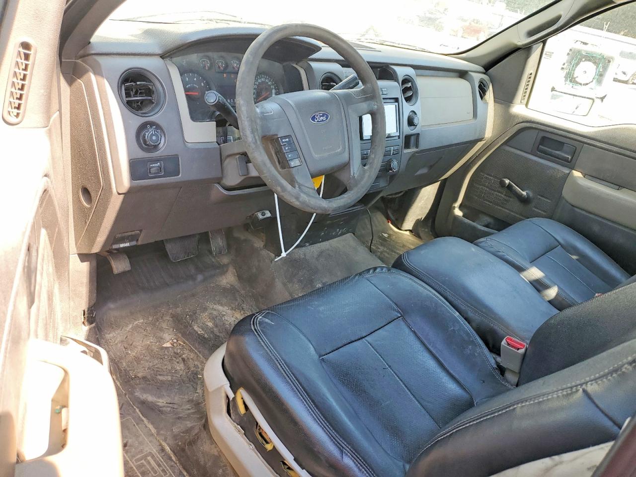 2010 Ford F150 White vin: 1FTPF1CV3AKB97892