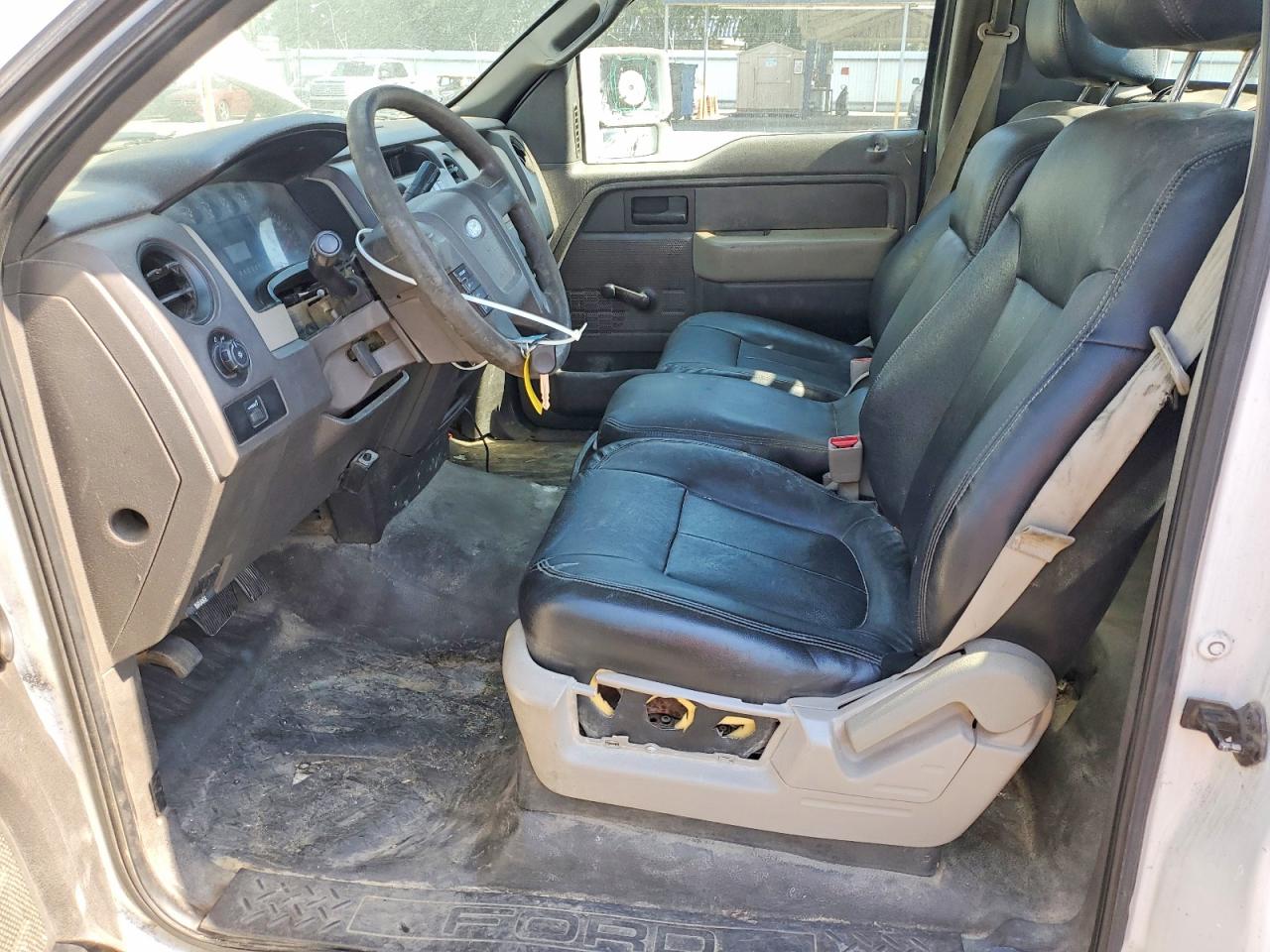 2010 Ford F150 White vin: 1FTPF1CV3AKB97892