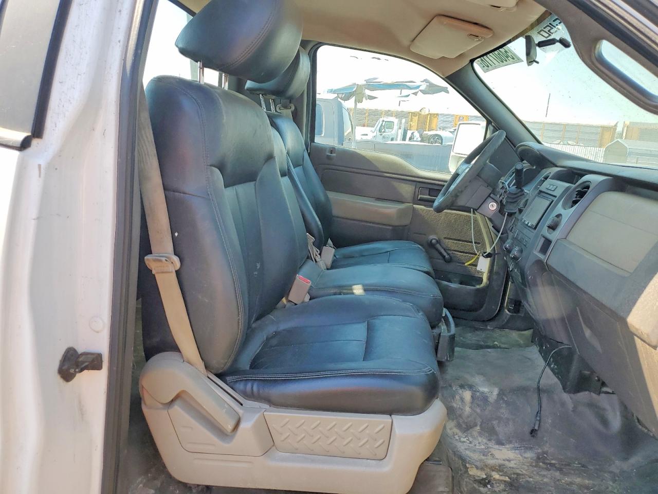 2010 Ford F150 White vin: 1FTPF1CV3AKB97892