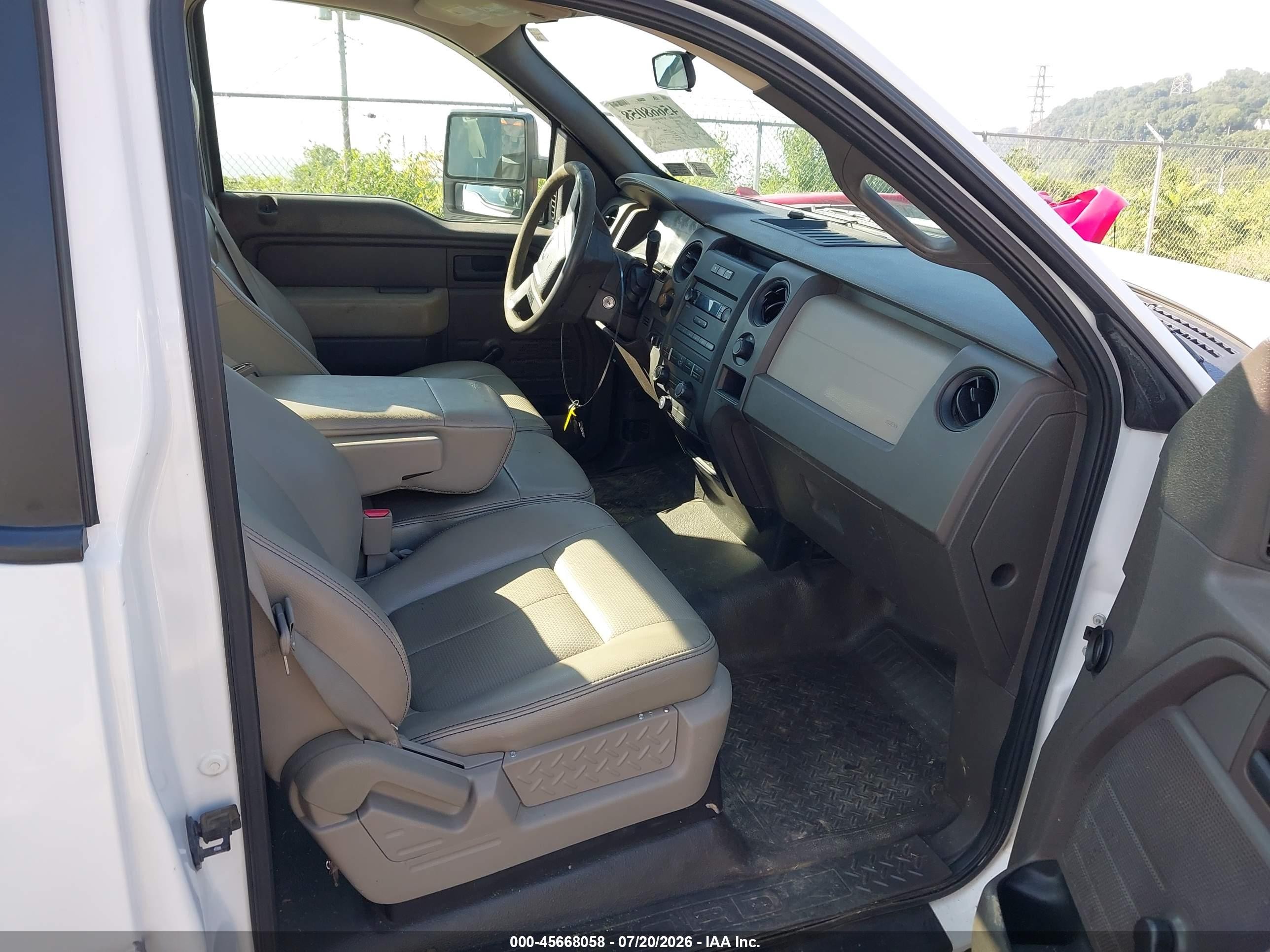 2010 Ford F-150 Xl/xl W/mid-box Prep/xlt/xlt W/mid-box Prep White vin: 1FTPF1EV2AKA89938