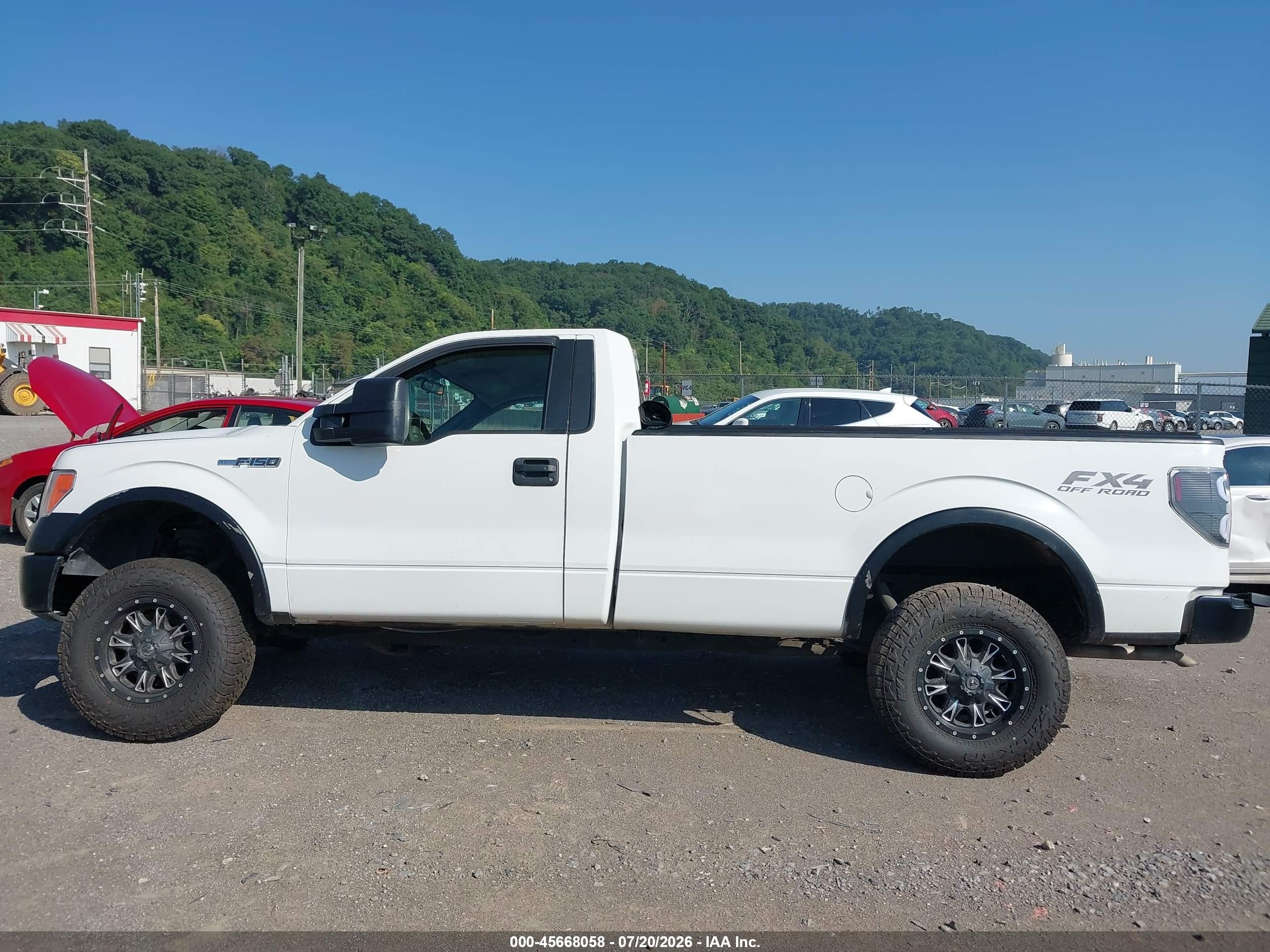 2010 Ford F-150 Xl/xl W/mid-box Prep/xlt/xlt W/mid-box Prep White vin: 1FTPF1EV2AKA89938