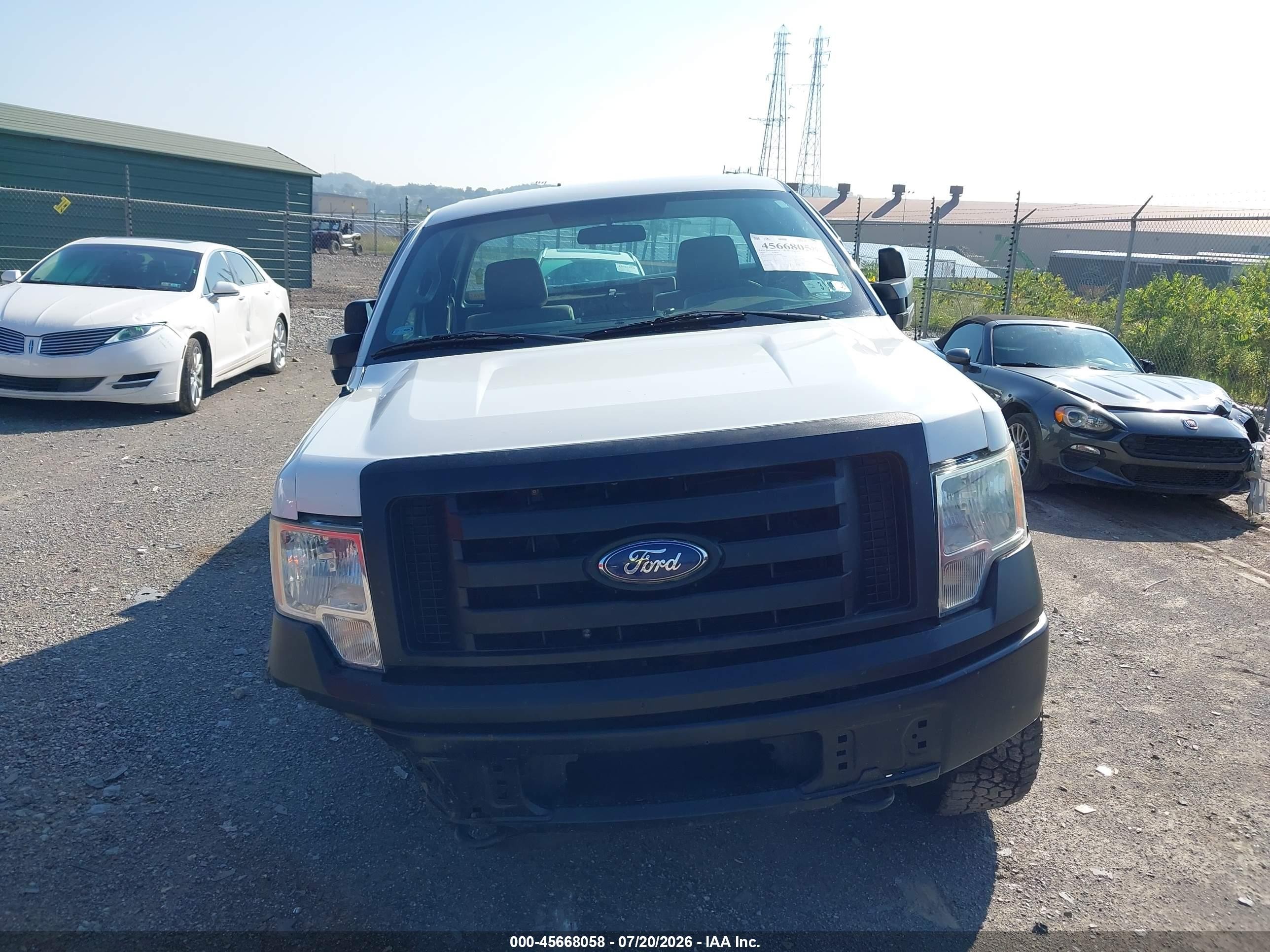 2010 Ford F-150 Xl/xl W/mid-box Prep/xlt/xlt W/mid-box Prep White vin: 1FTPF1EV2AKA89938