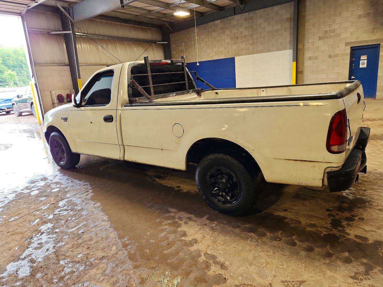 1999 Ford F250 White vin: 1FTPF27W1XNC31165
