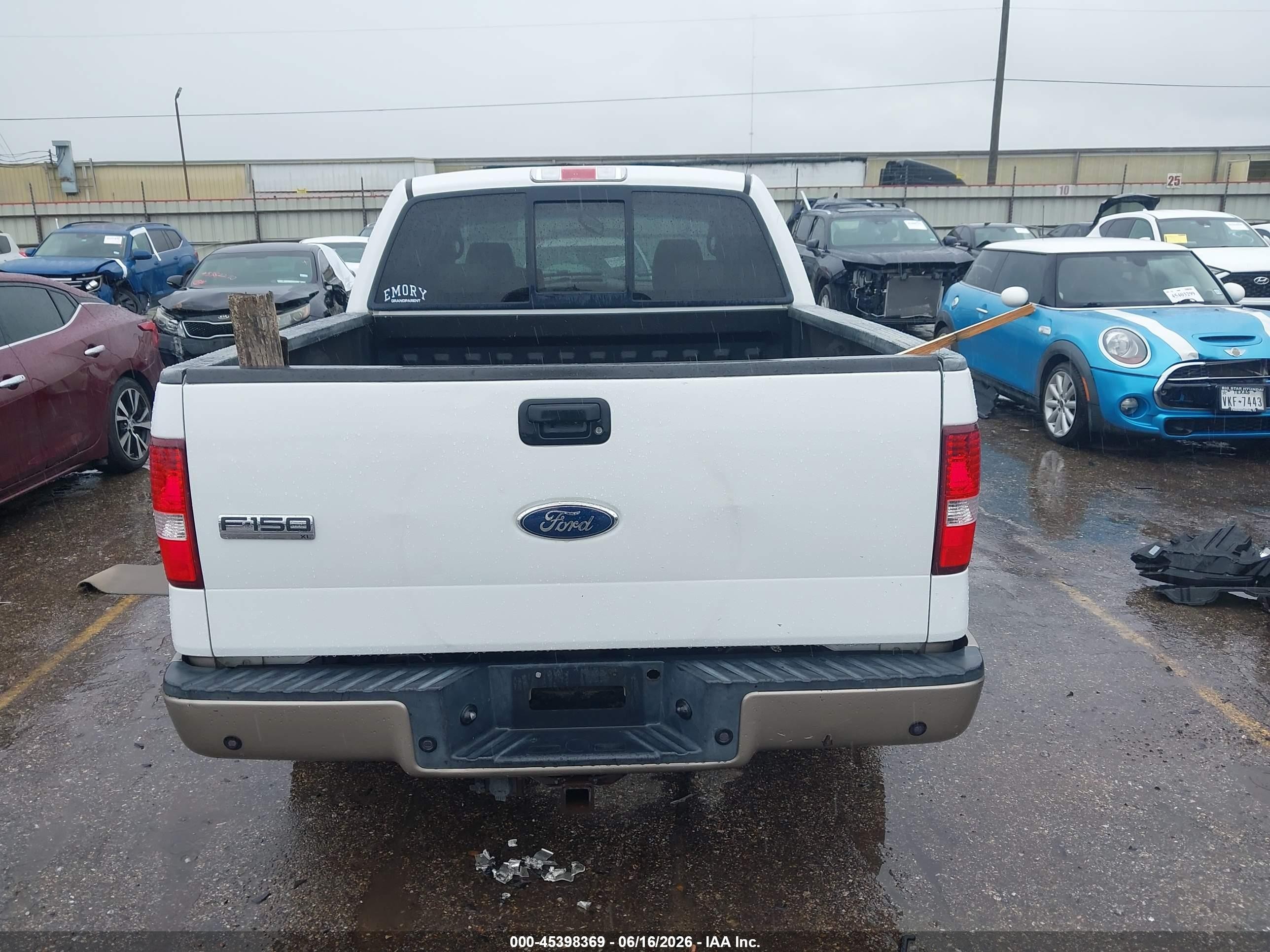 2004 Ford F-150 Lariat/xlt White vin: 1FTPW12504KD07528