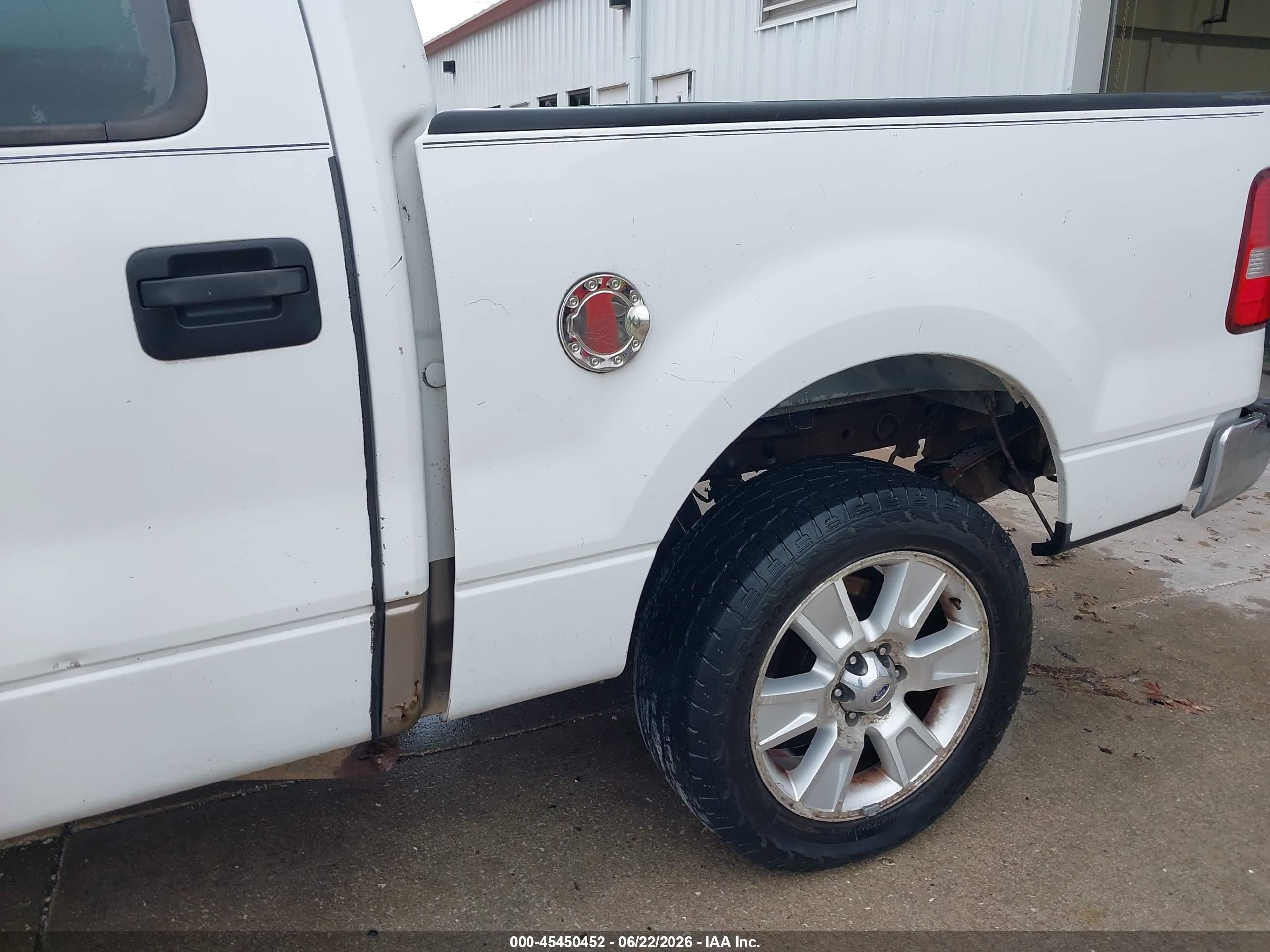 2005 Ford F-150 Lariat/xlt White vin: 1FTPW12505FA64944