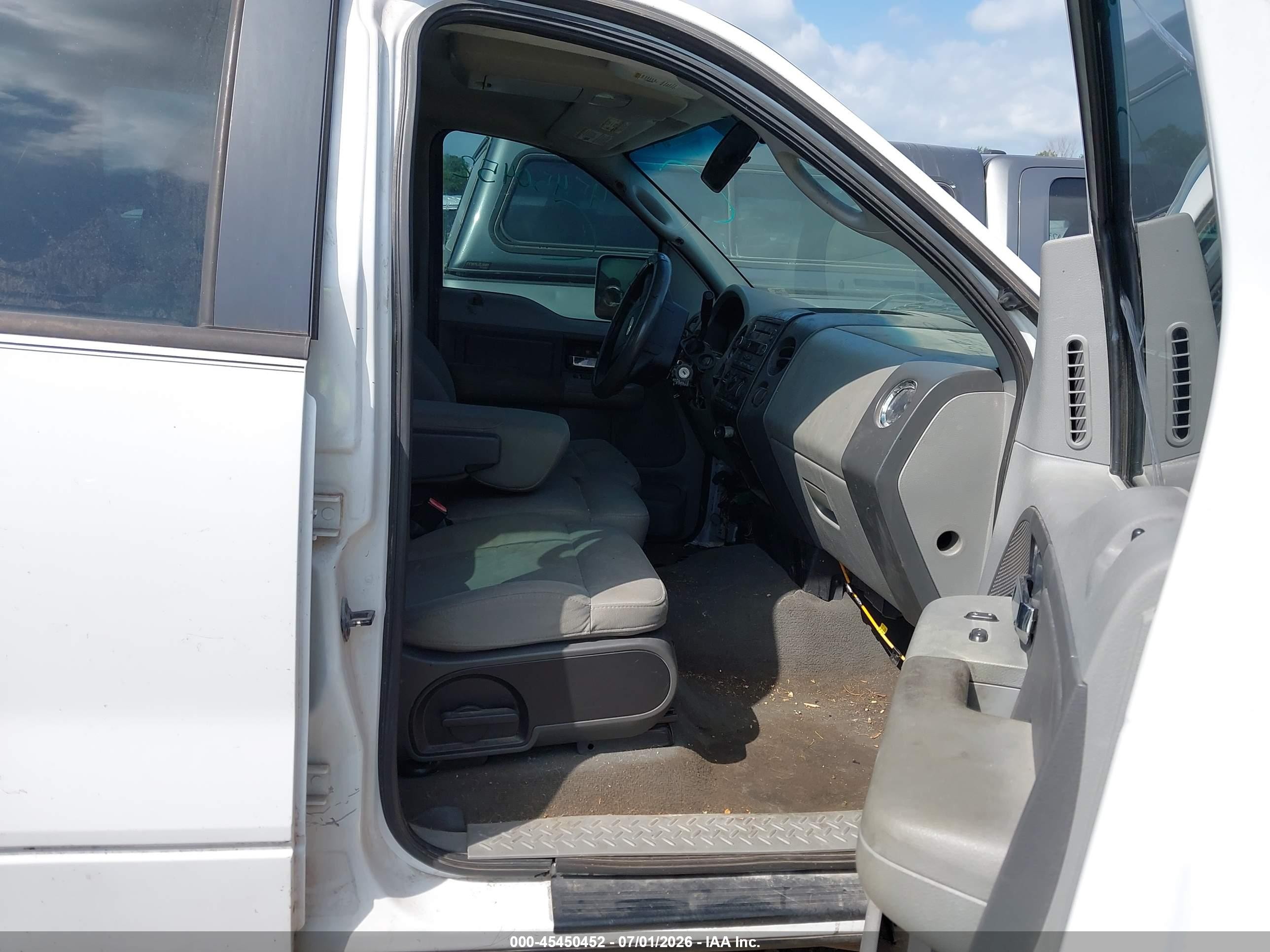 2005 Ford F-150 Lariat/xlt White vin: 1FTPW12505FA64944
