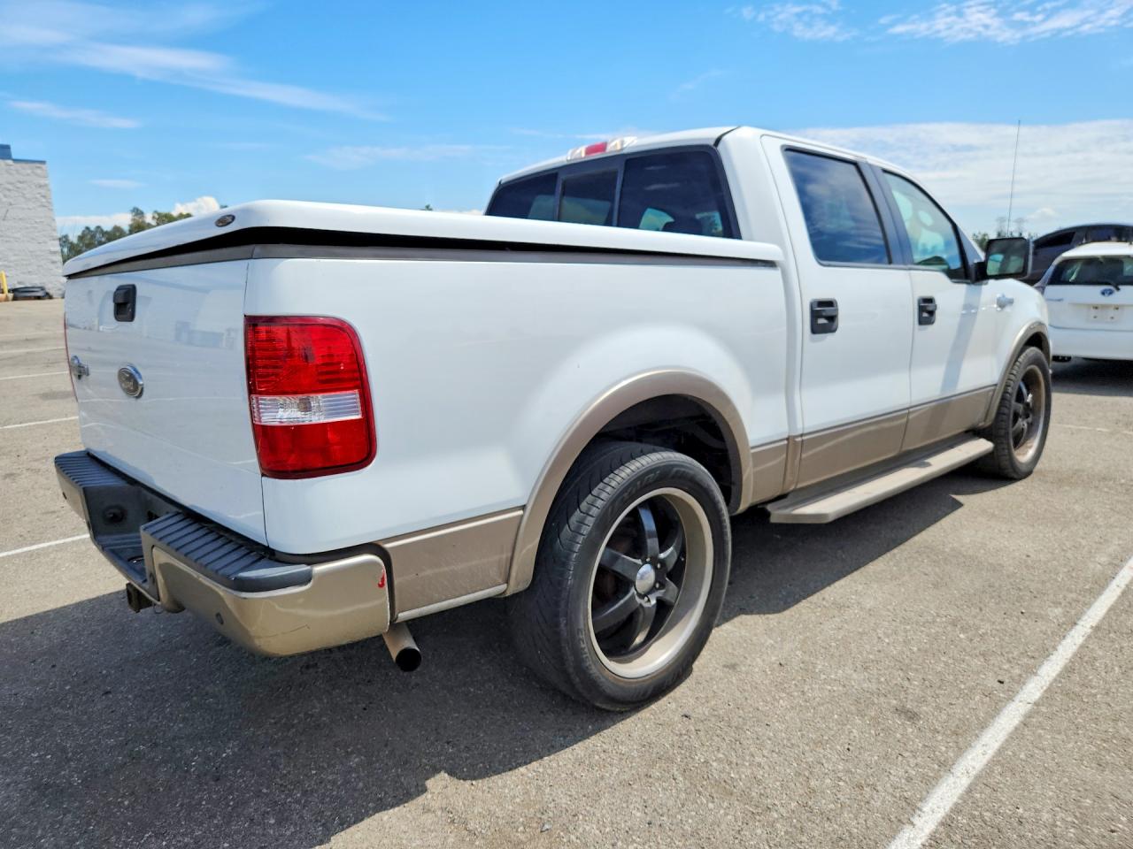 2005 Ford F150 Белый vin: 1FTPW12505KE52067