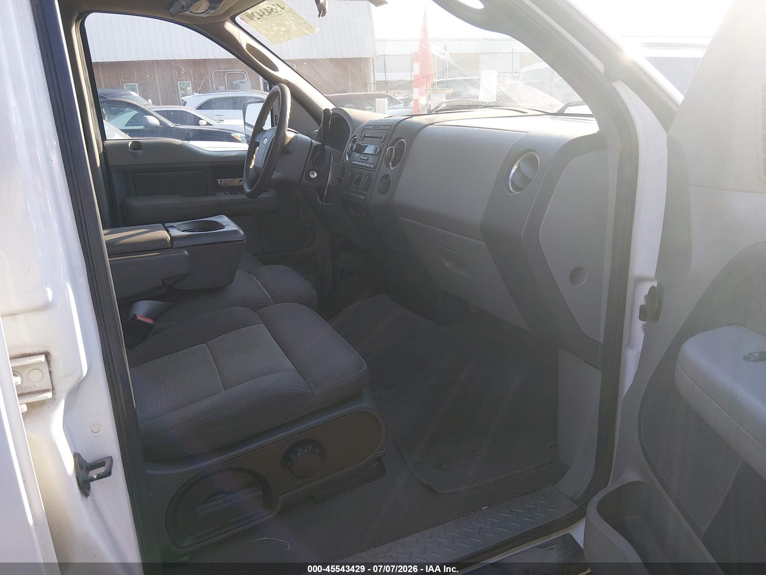 2004 Ford F-150 Lariat/xlt White vin: 1FTPW12514KC49123