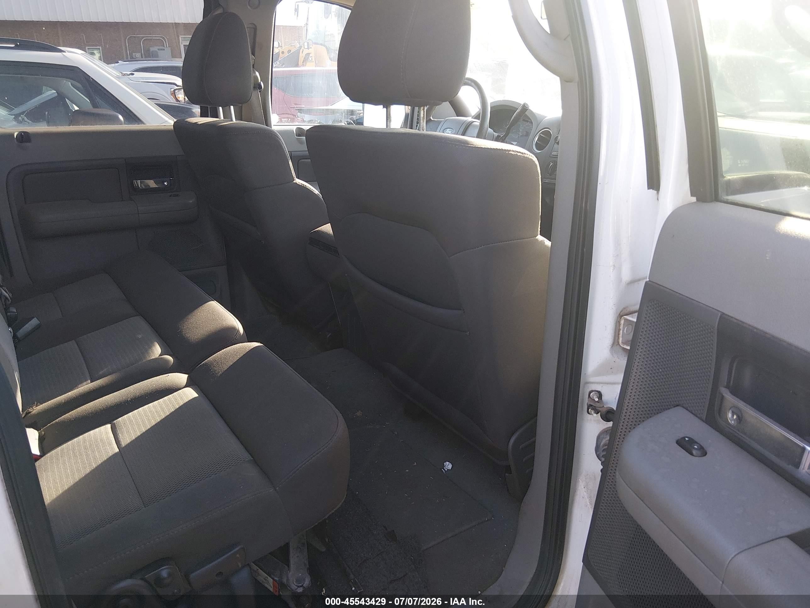 2004 Ford F-150 Lariat/xlt White vin: 1FTPW12514KC49123