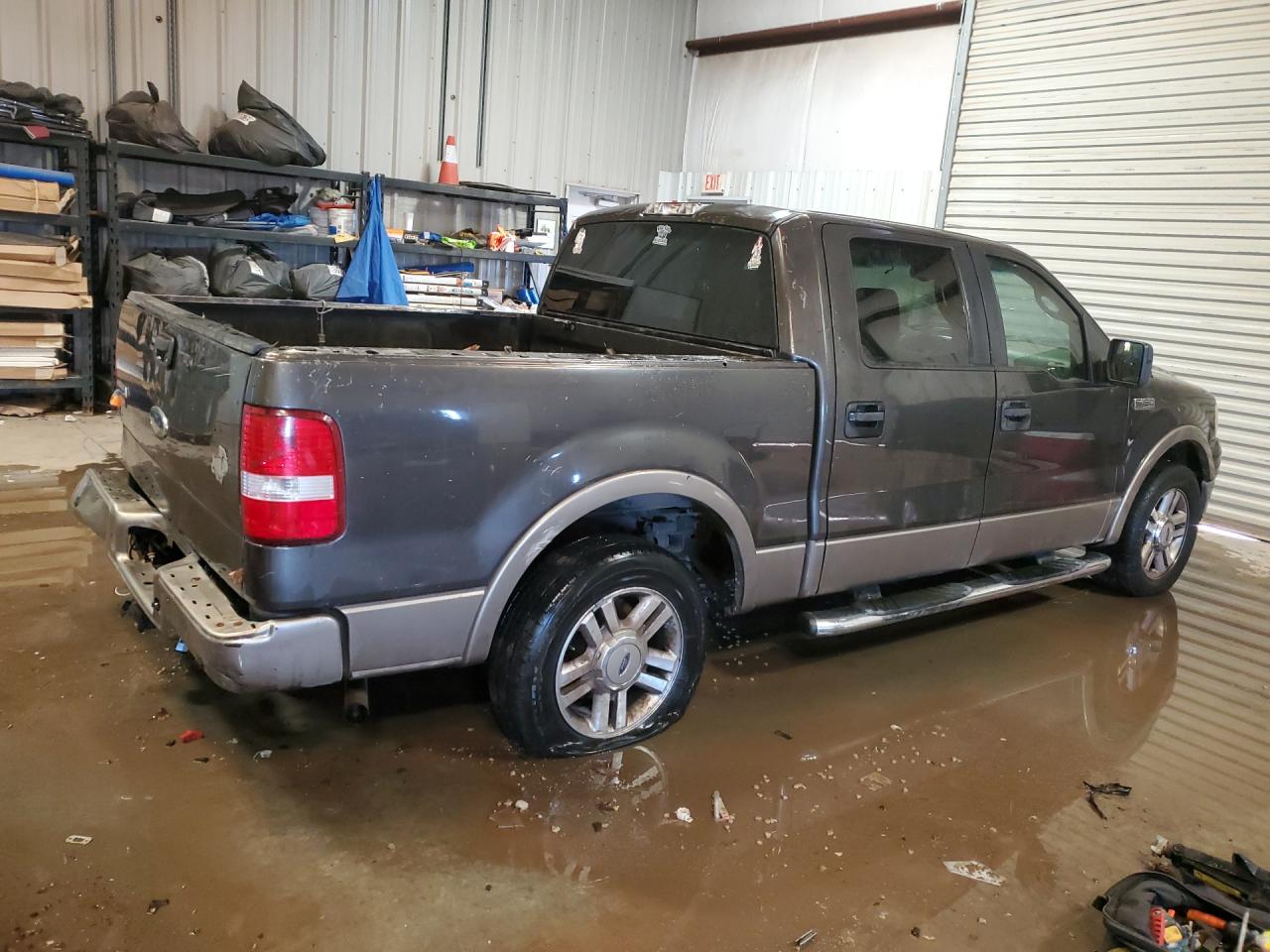 2005 Ford F150 Supercrew Gray vin: 1FTPW12515FA69215 Damage: Right Cab Side, Heavy Scratch, > 12 Inches