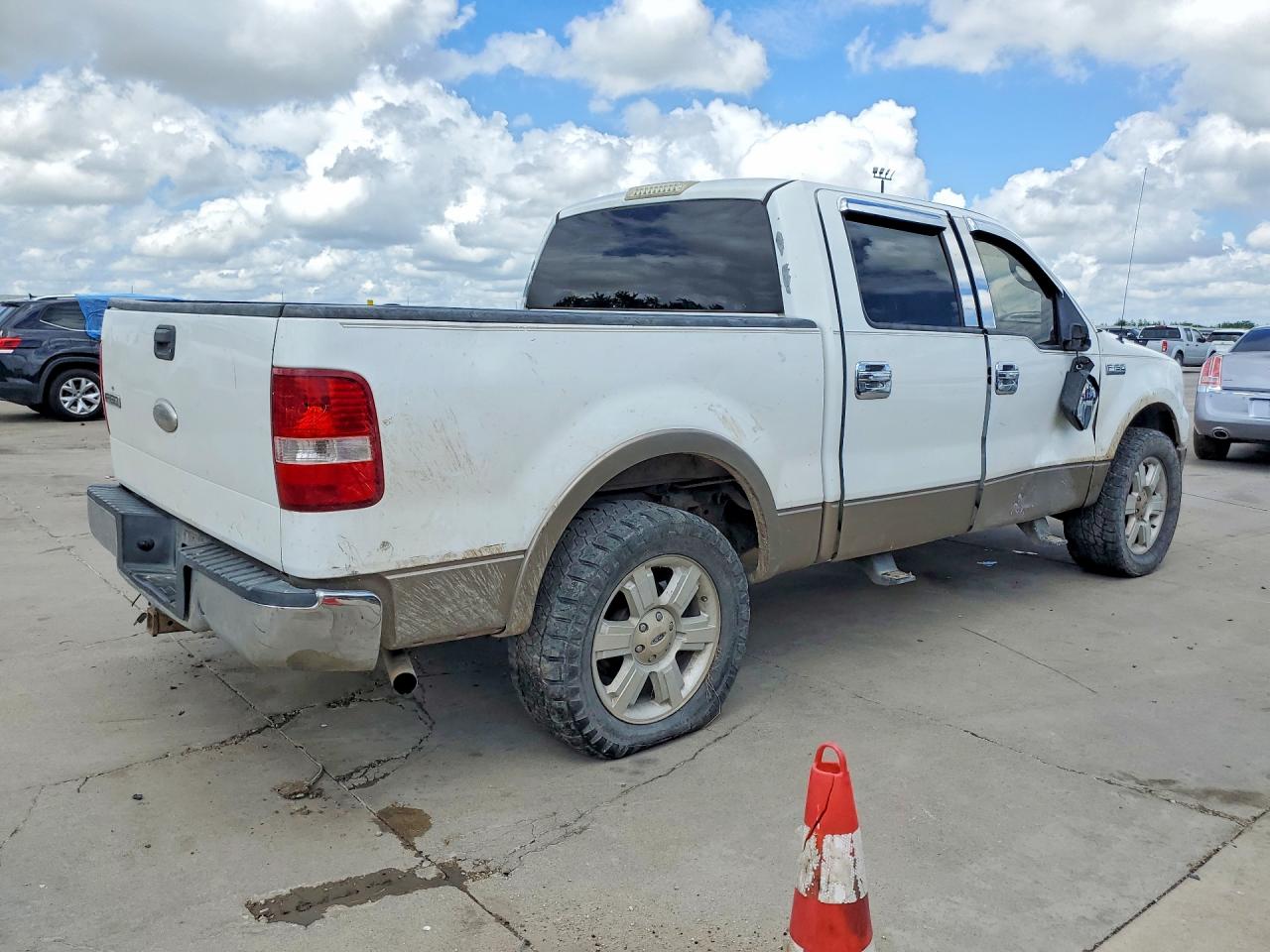 2005 Ford F150 Supercrew White vin: 1FTPW12515FB46231