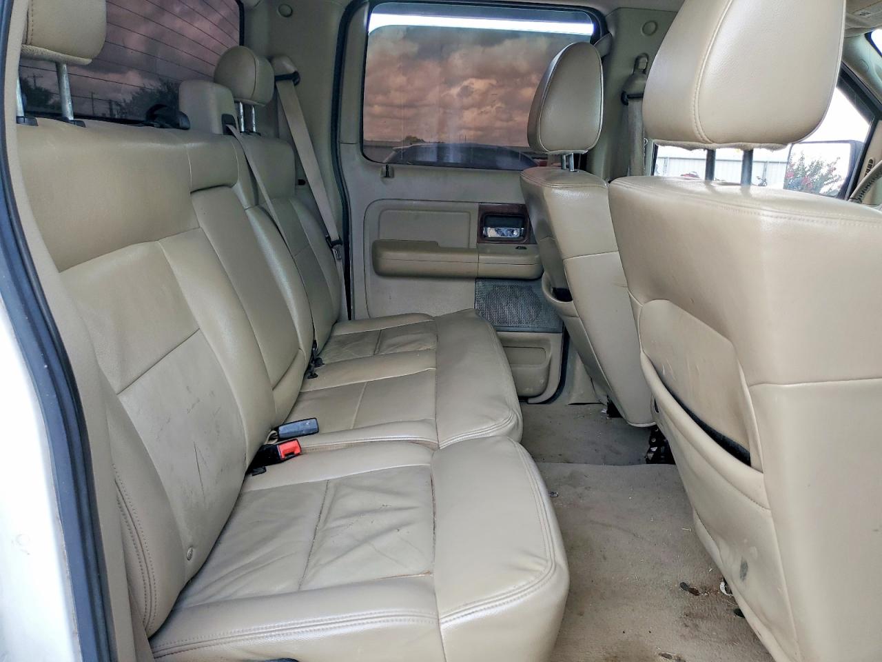 2005 Ford F150 Supercrew White vin: 1FTPW12515FB46231