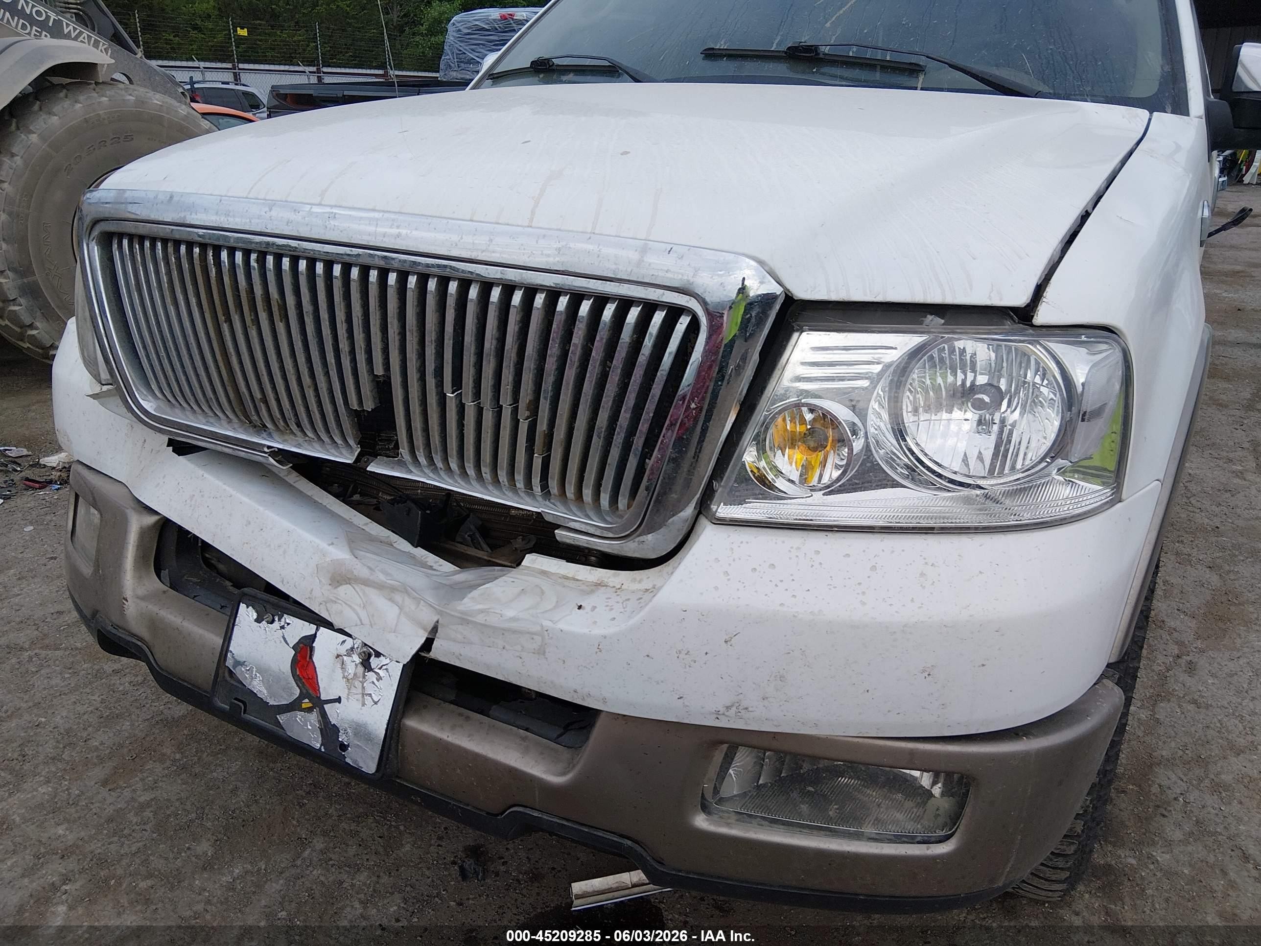 2005 Ford F-150 Lariat/xlt White vin: 1FTPW12515KE52949