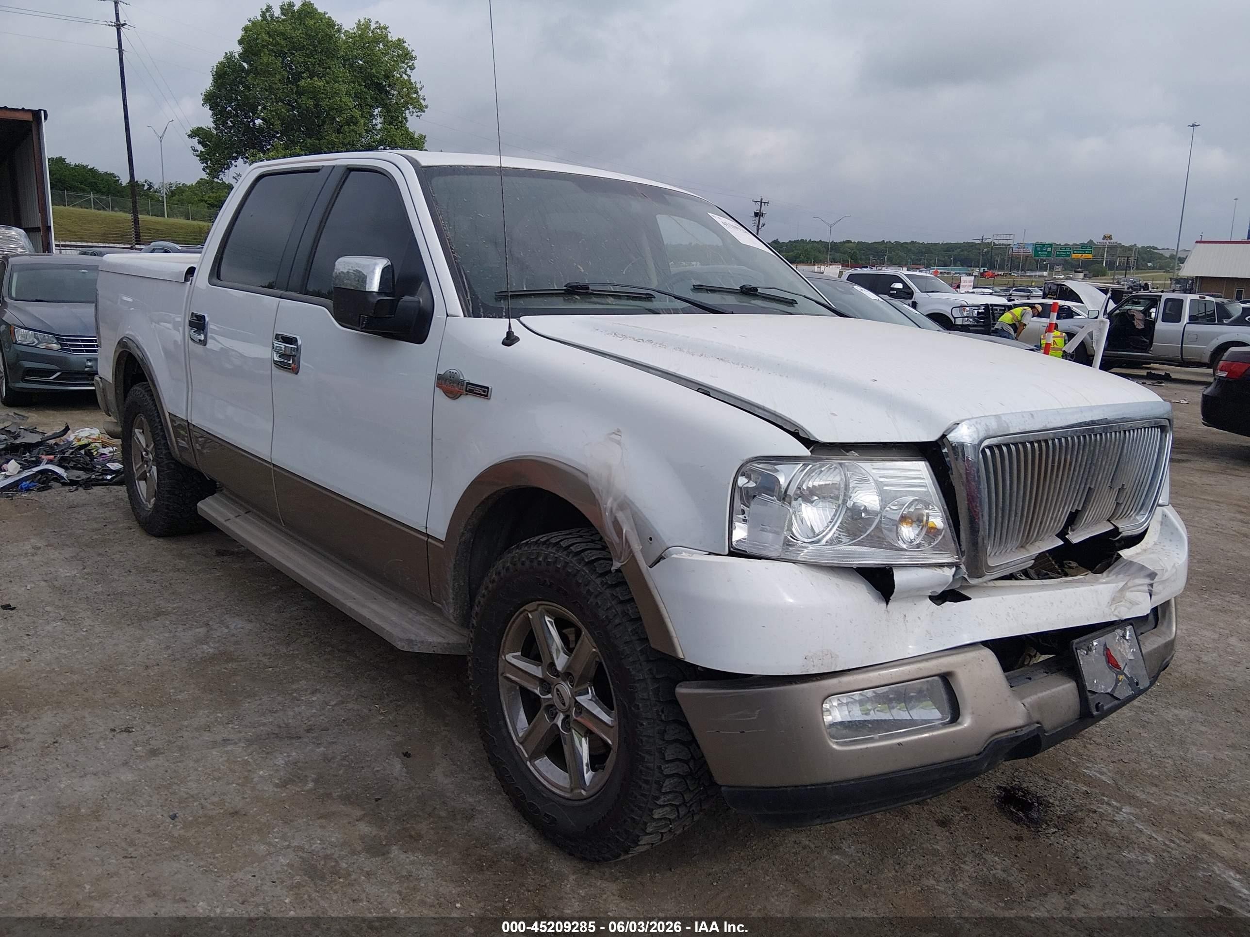 2005 Ford F-150 Lariat/xlt White vin: 1FTPW12515KE52949