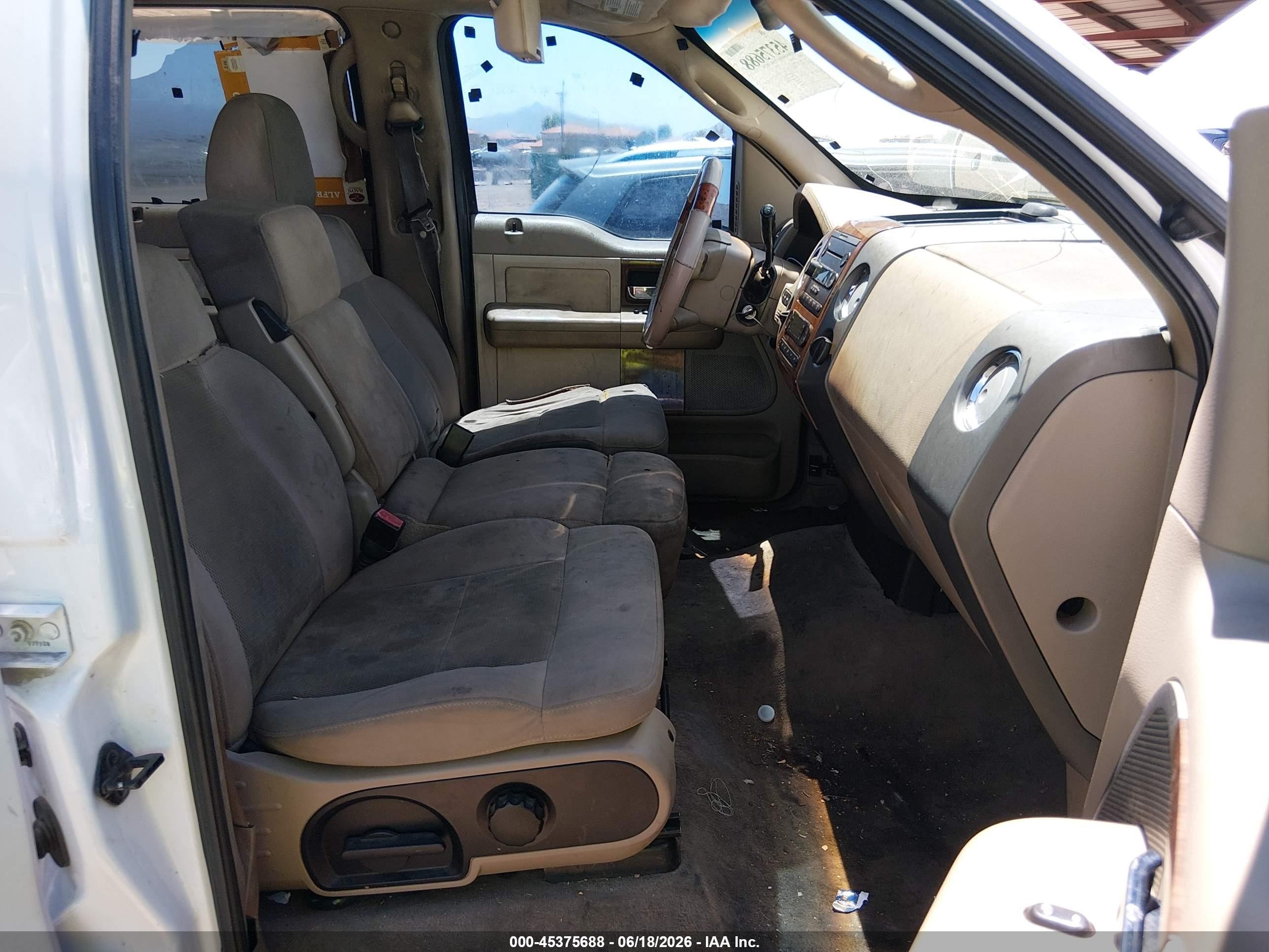 2004 Ford F-150 Lariat/xlt White vin: 1FTPW12524KC96855
