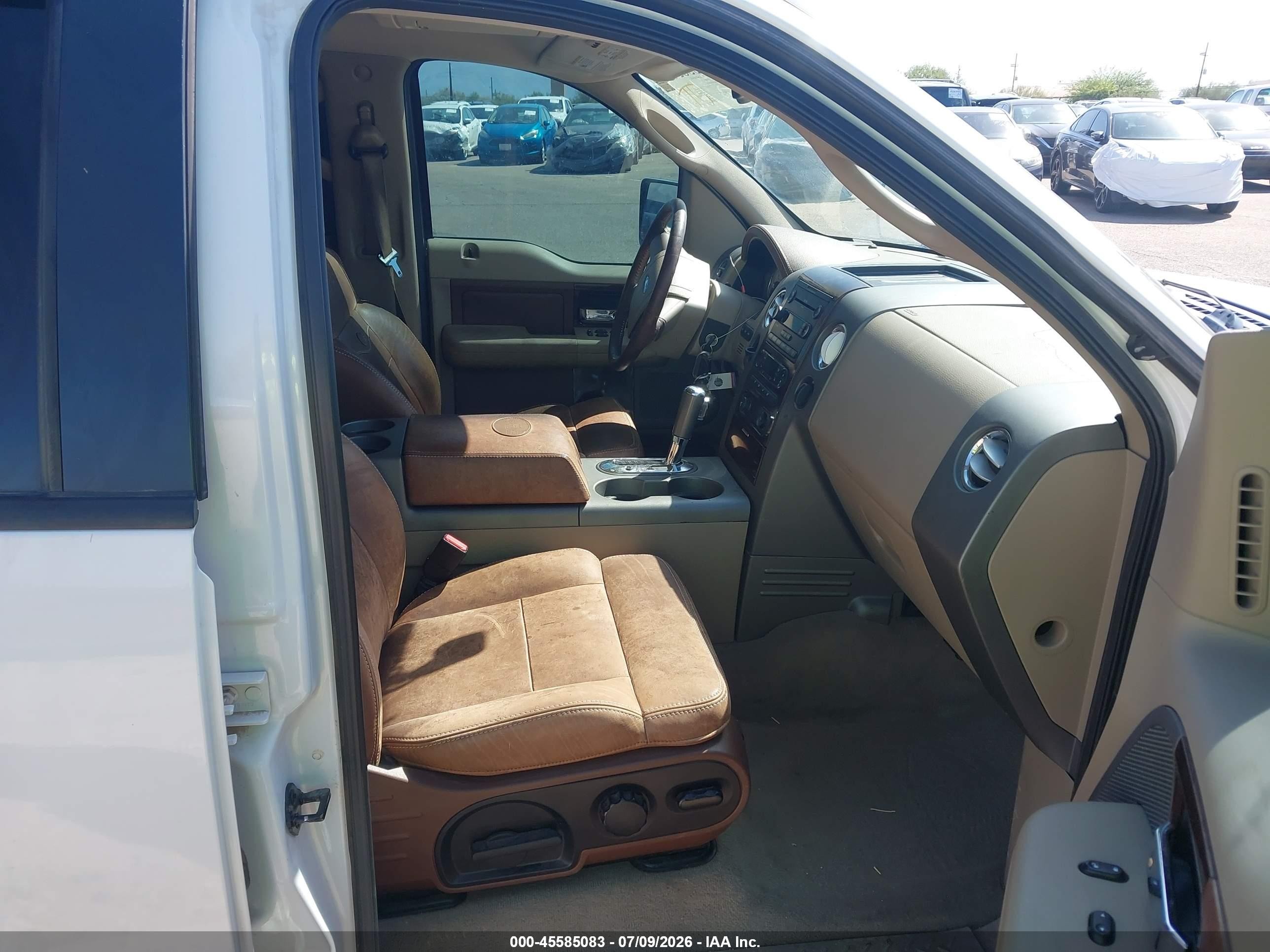 2005 Ford F-150 Lariat/xlt White vin: 1FTPW12525KE68528