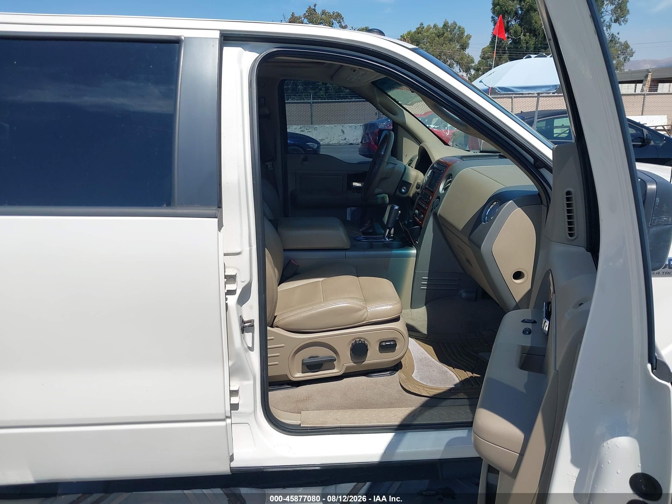 2007 Ford F-150 Lariat/xlt White vin: 1FTPW12527FB60707